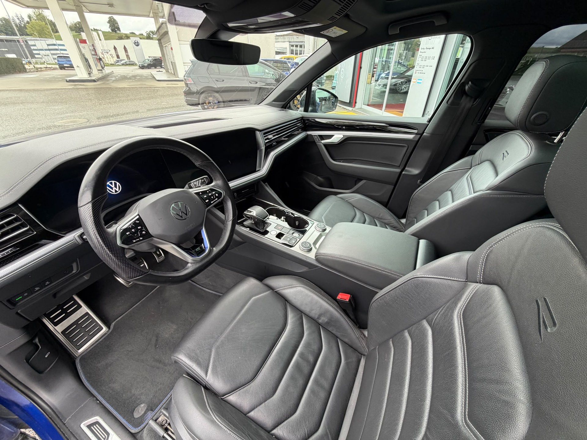 VW Touareg 3.0 TSI eHybrid R Tiptronic-image-10