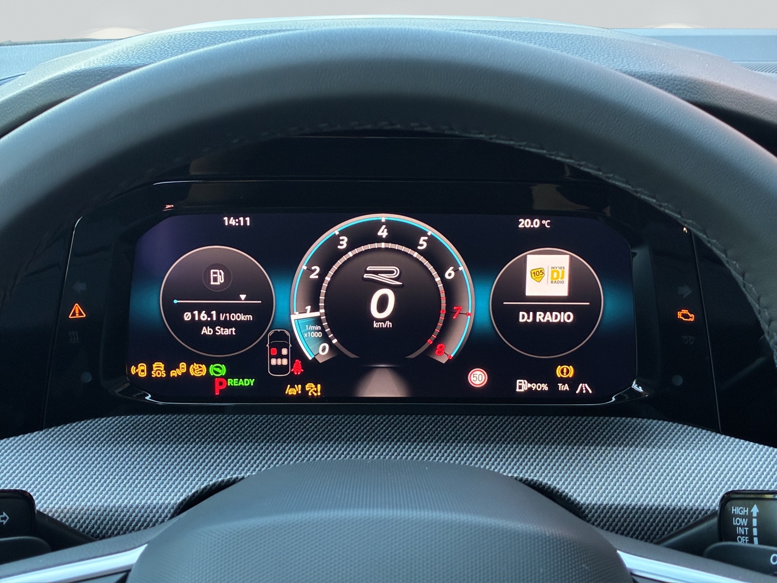 VW Golf Variant 1.5 eTSI mHEV R-Line DSG-image-5