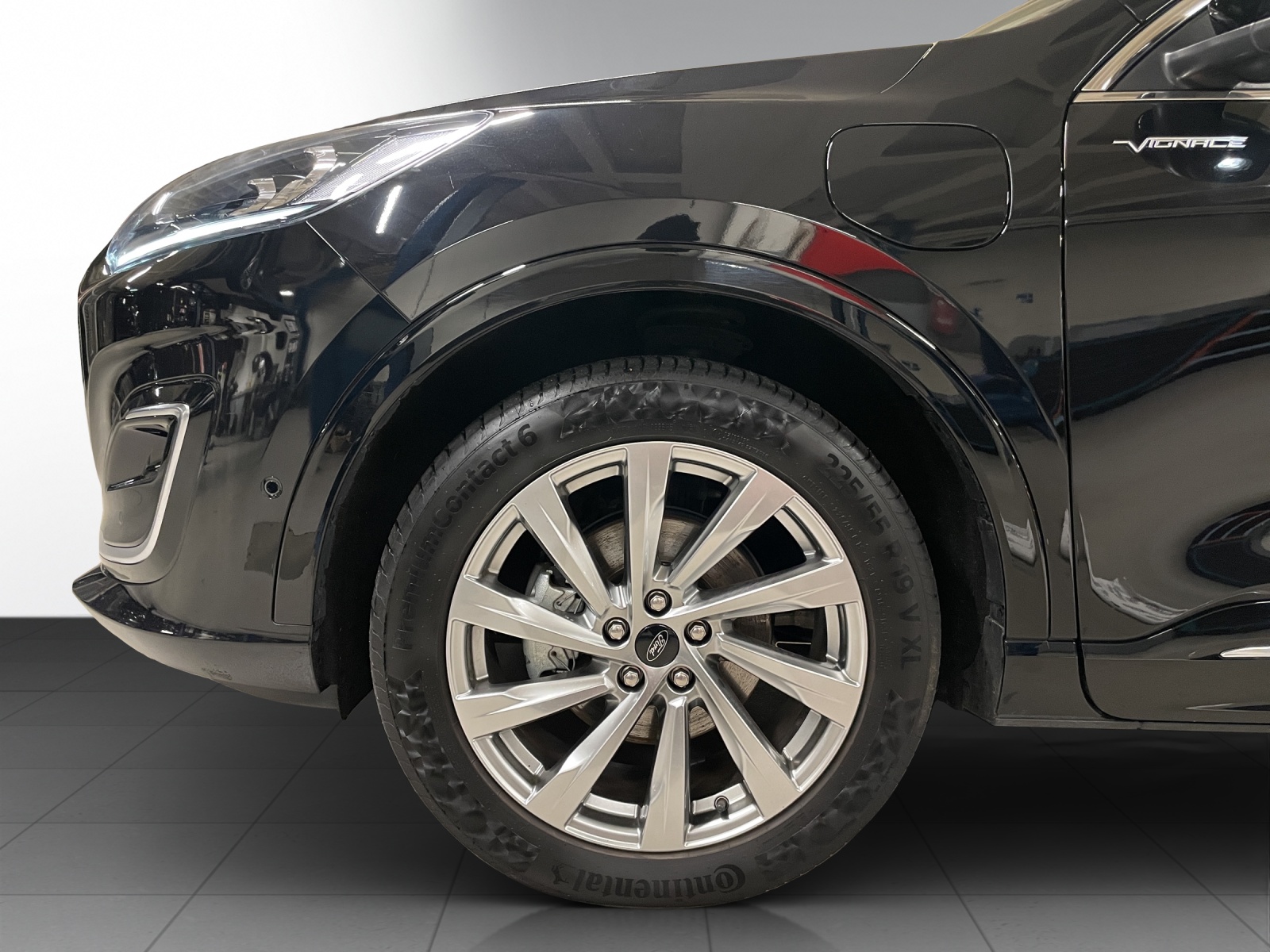 FORD Kuga 2.5 PHEV Vignale 2WD-image-6