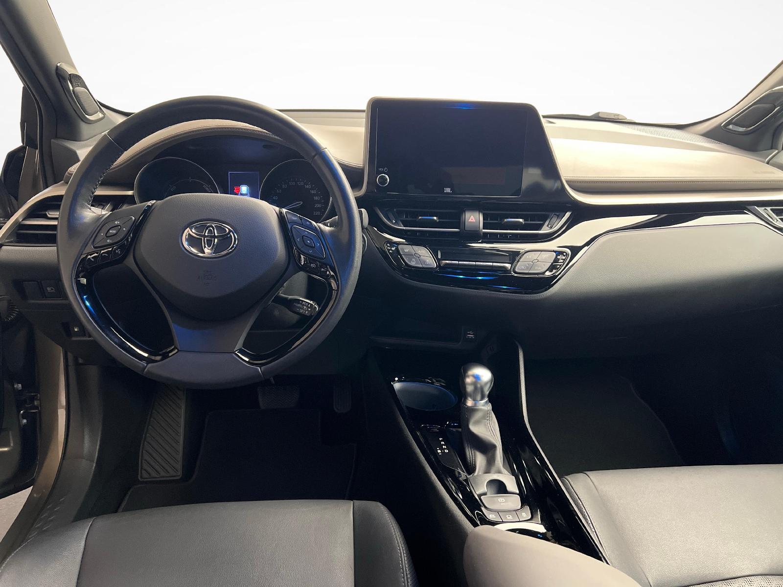 TOYOTA C-HR 2.0 VVTi HSD Premium-image-8