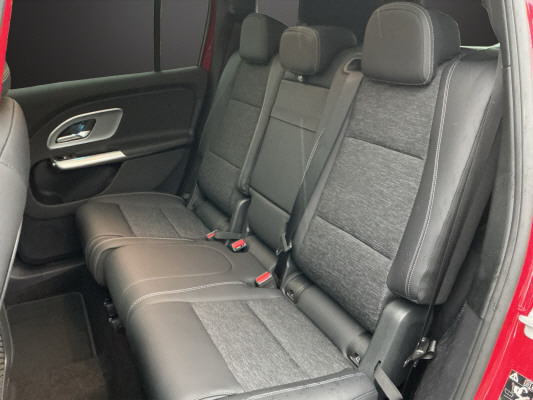 MERCEDES-BENZ GLB 200 4Matic 8G-Tronic-image-10