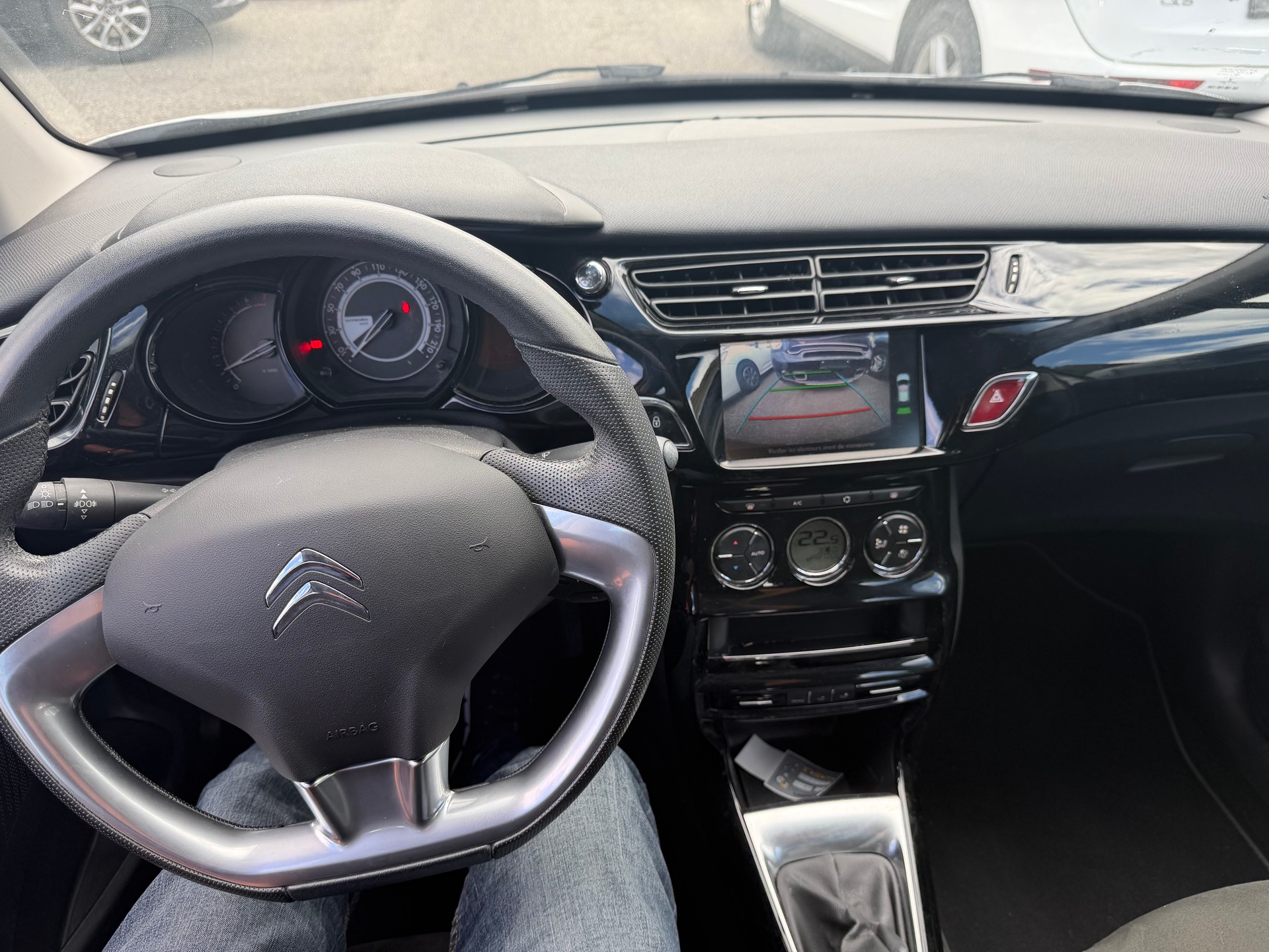 CITROEN C3 1.2i Exclusive-image-4