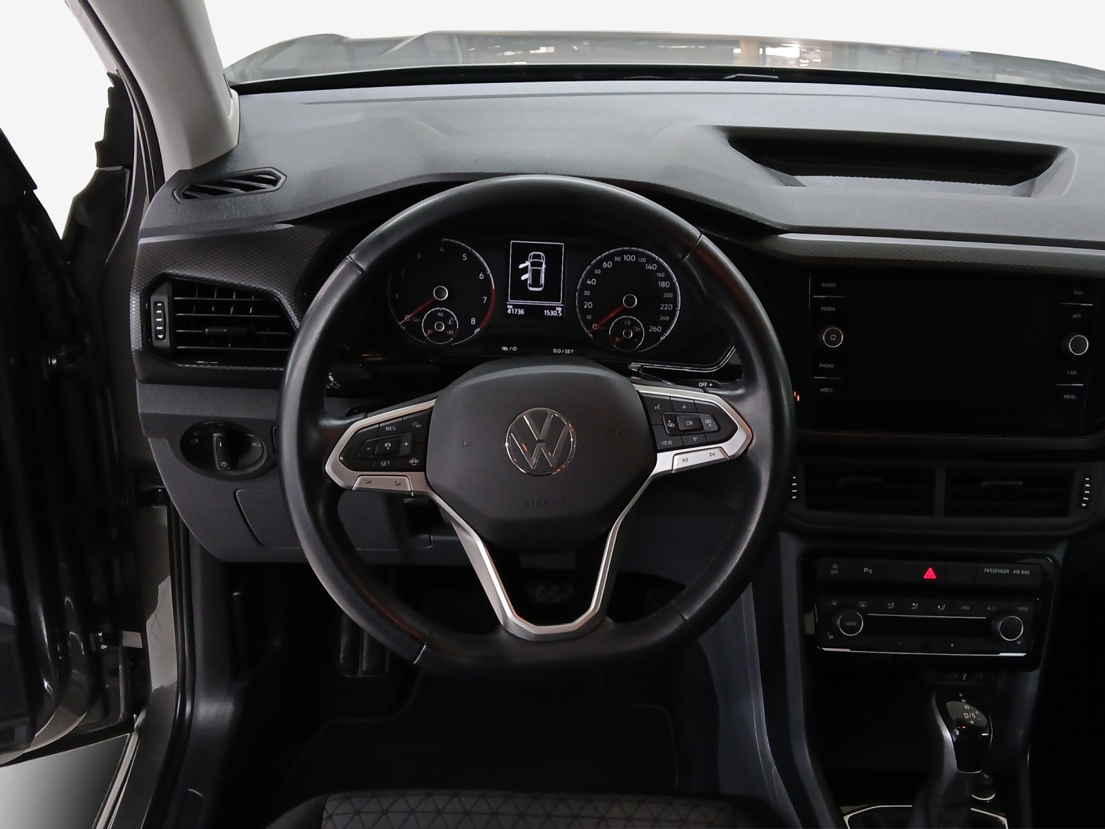 VW T-Cross 1.0 TSI Life DSG-image-9