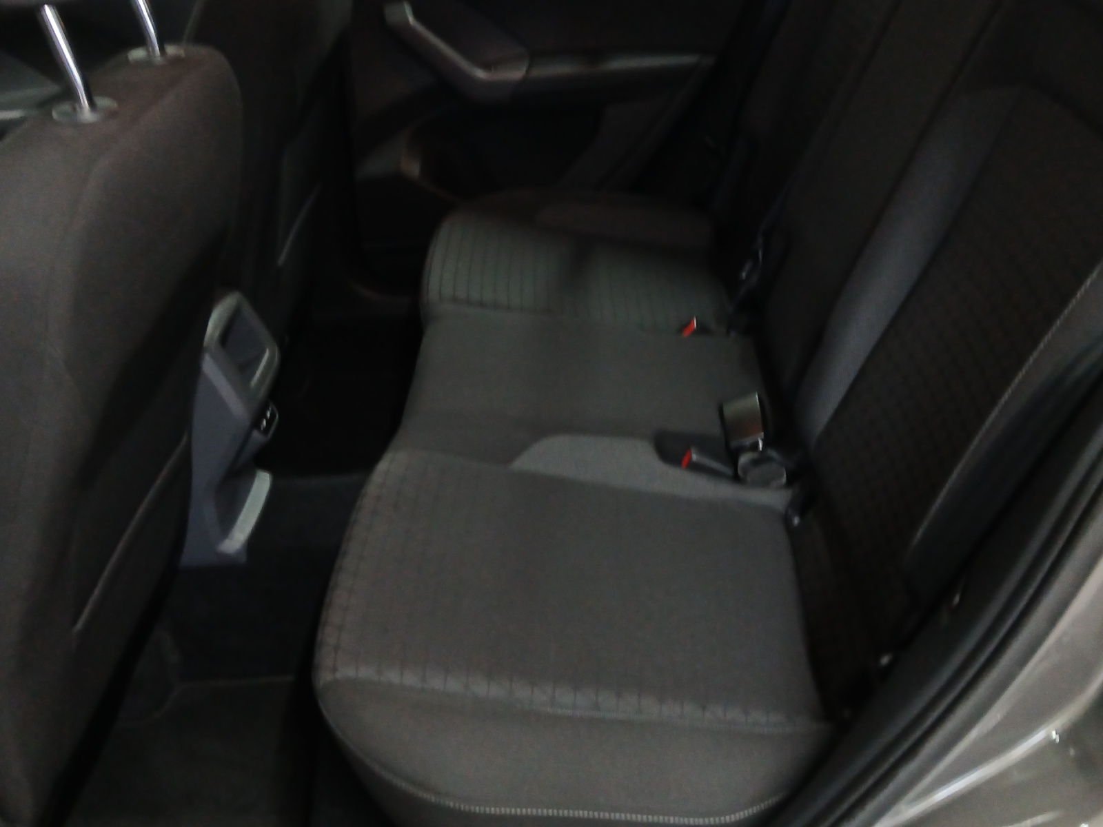 VW T-Cross 1.0 TSI Life DSG-image-11