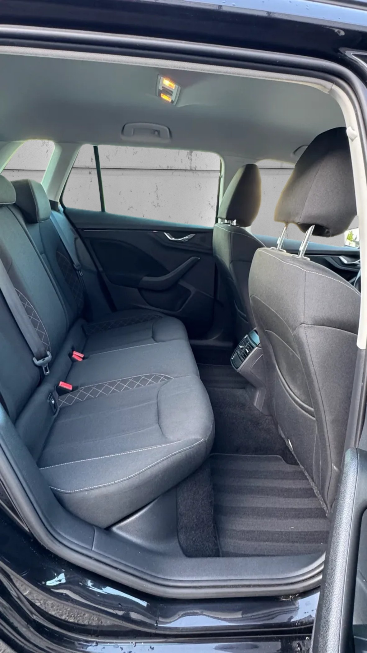 SKODA Kamiq 1.0 TSI Ambition DSG-image-14