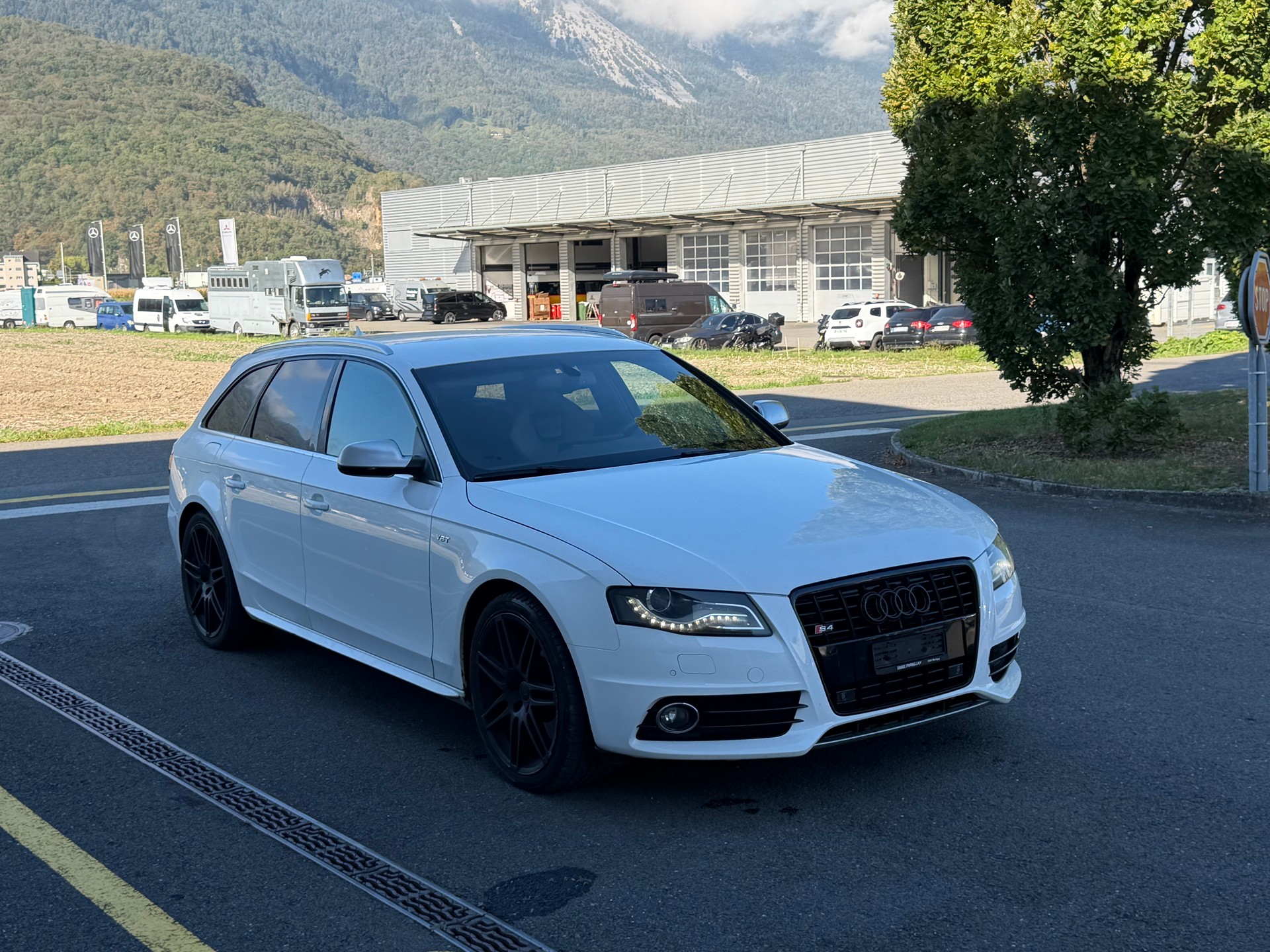 AUDI S4 Avant 3.0 TFSI quattro-image-1