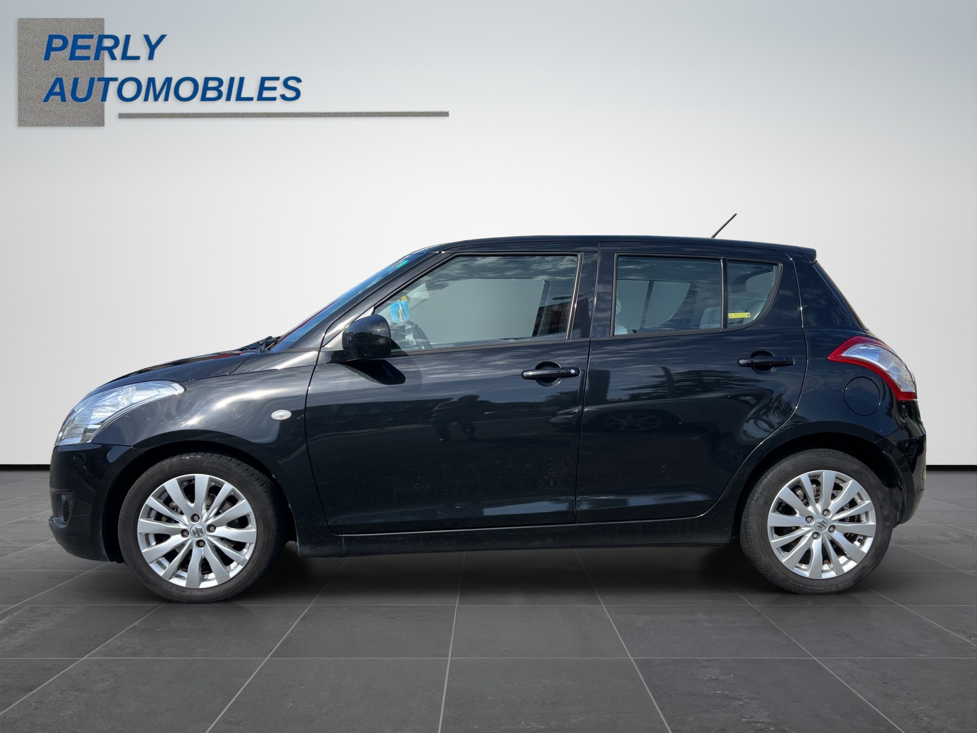 SUZUKI Swift 1.2 GL Top-image-2