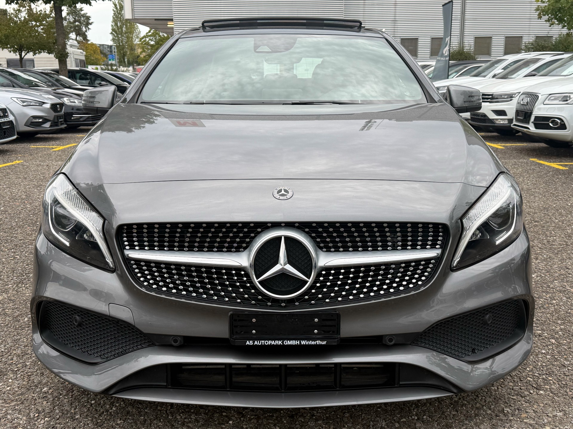 MERCEDES-BENZ A 200 AMG Line-image-1