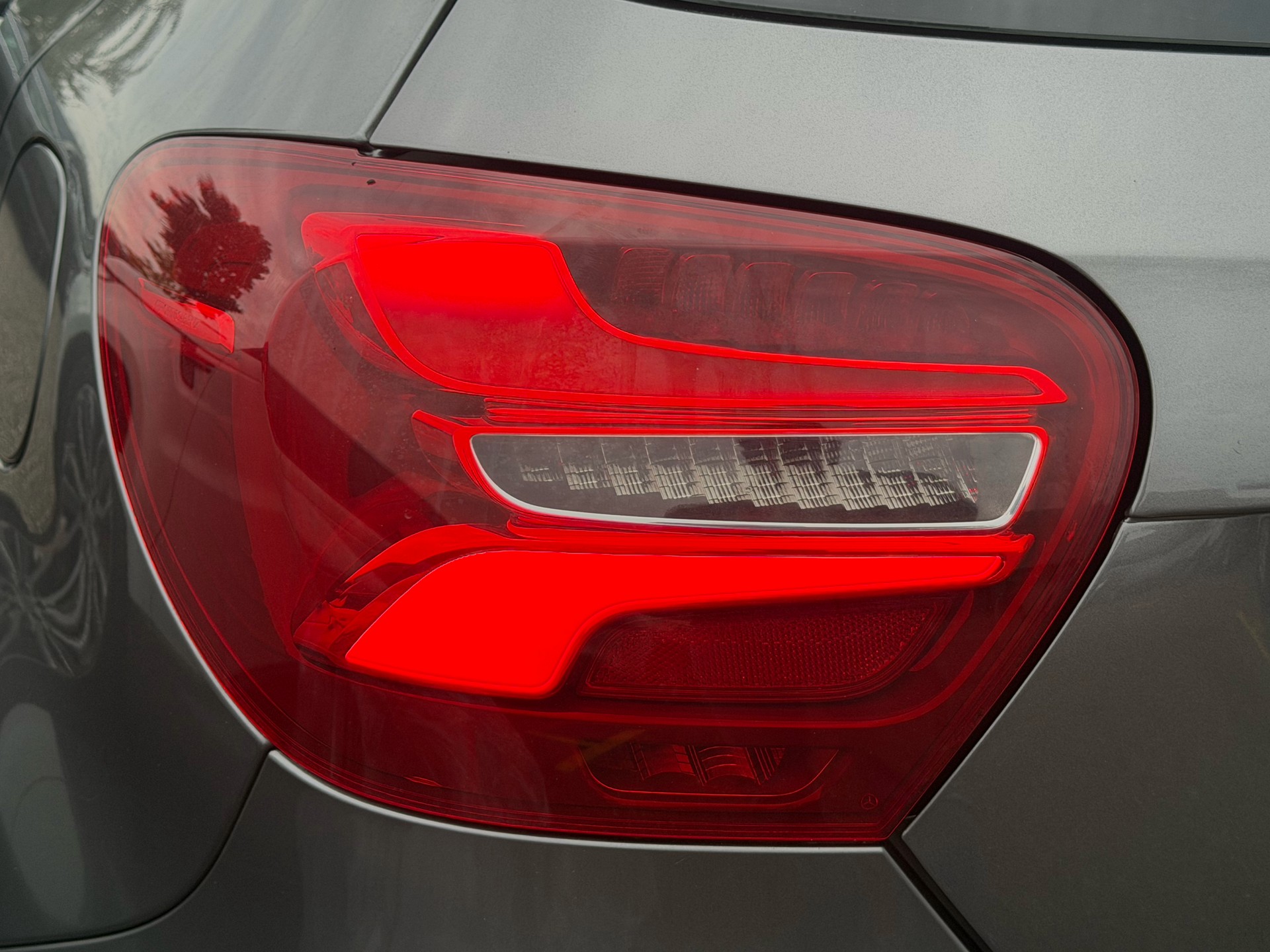 MERCEDES-BENZ A 200 AMG Line-image-24