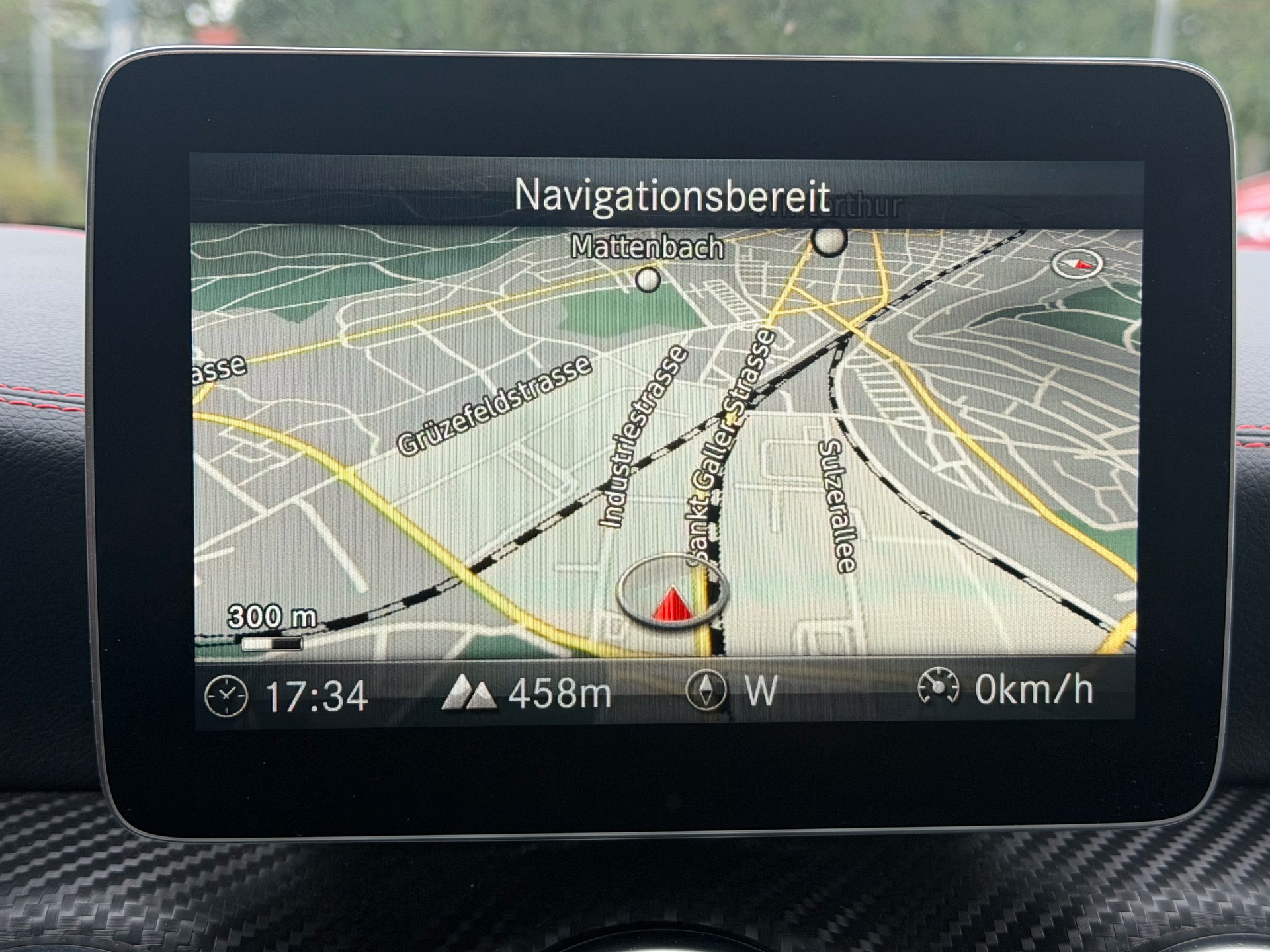 MERCEDES-BENZ A 200 AMG Line-image-19