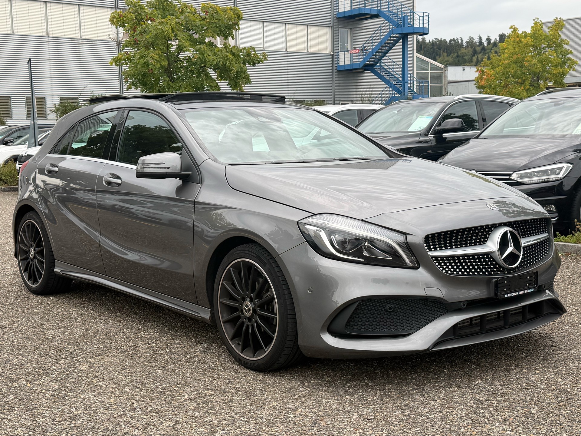 MERCEDES-BENZ A 200 AMG Line-image-2