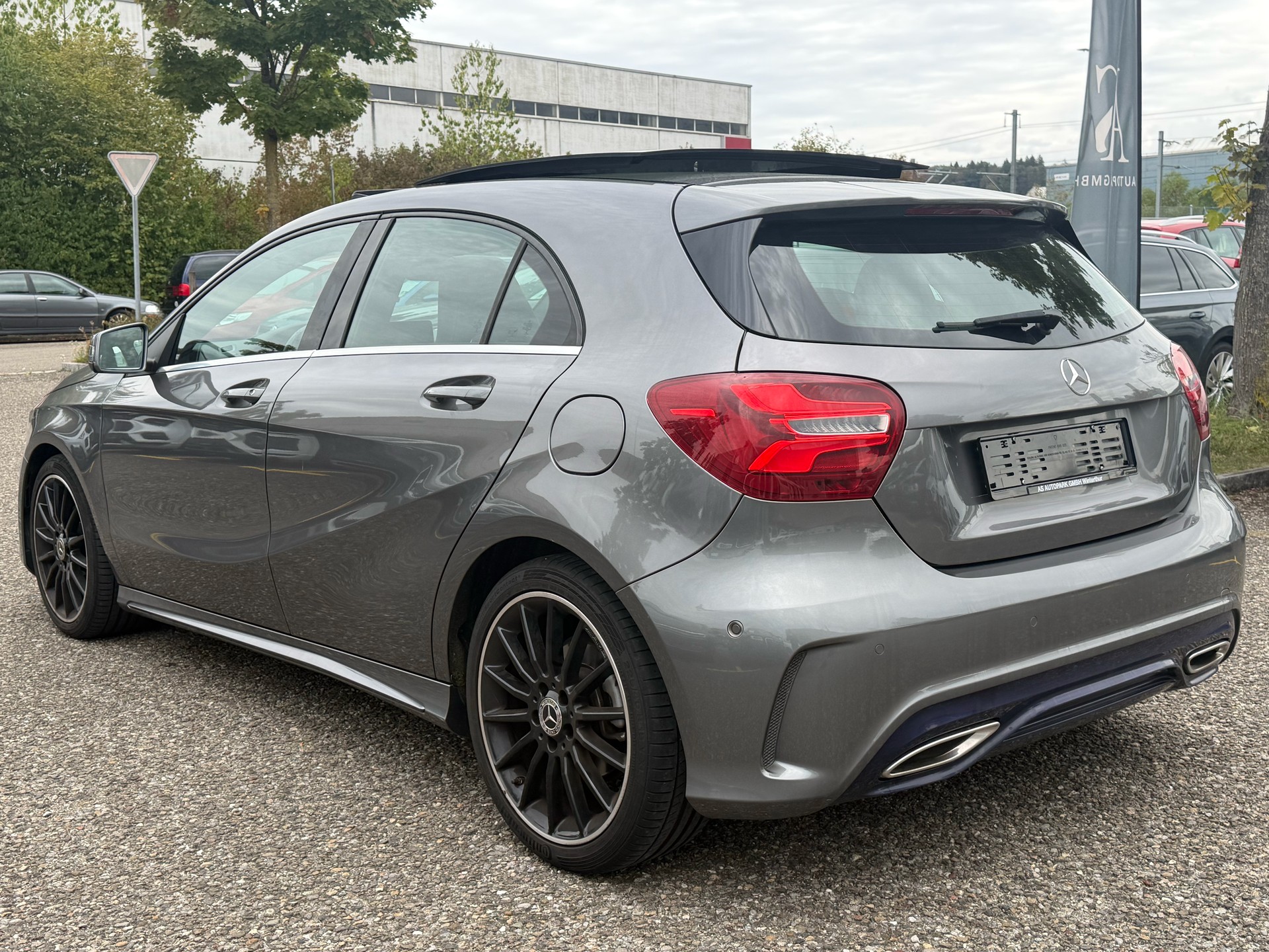 MERCEDES-BENZ A 200 AMG Line-image-6