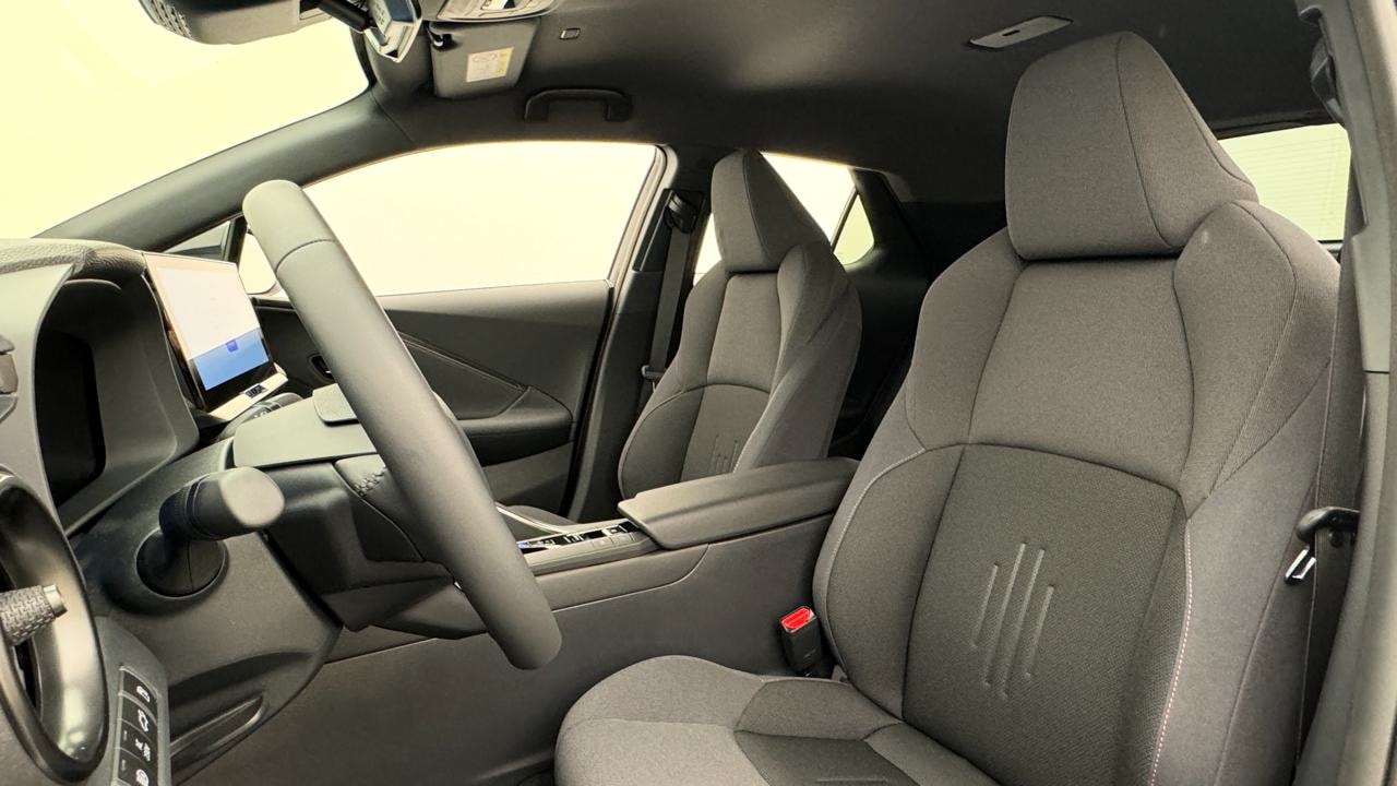 TOYOTA C-HR 2.0 PHEV CVT Style-image-4