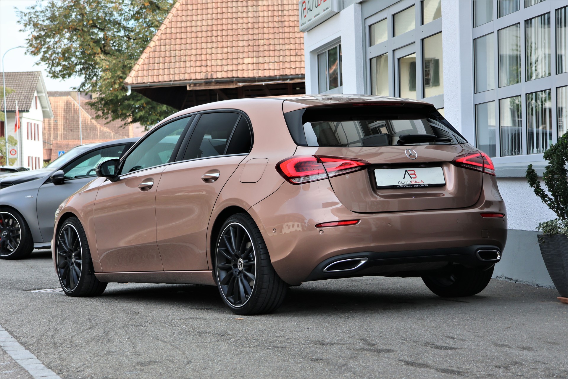 MERCEDES-BENZ A 180 Night Star 7G-DCT (CH)-showroom-element-2
