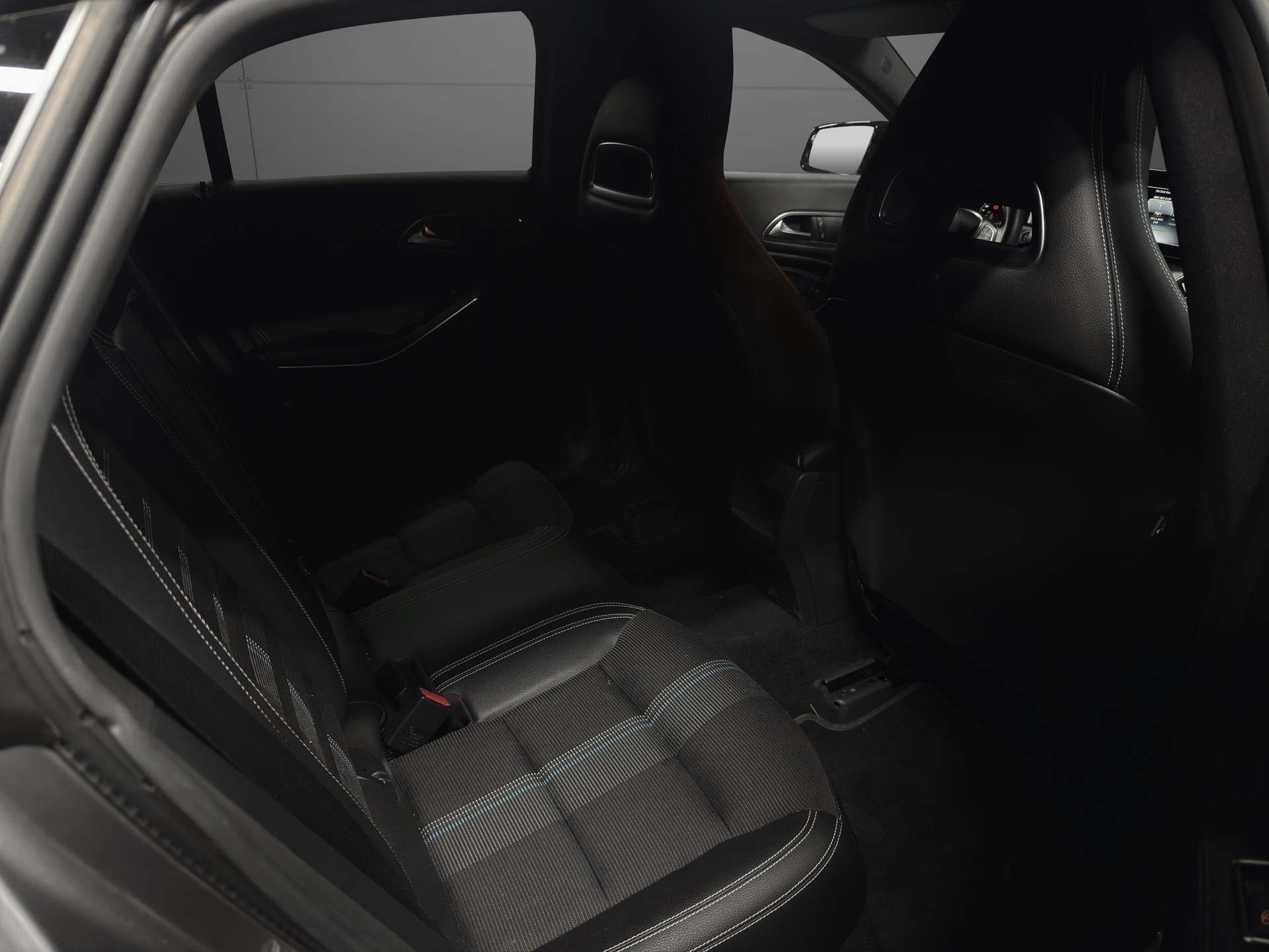 MERCEDES-BENZ CLA Shooting Brake 200 Night Star 7G-DCT-image-8