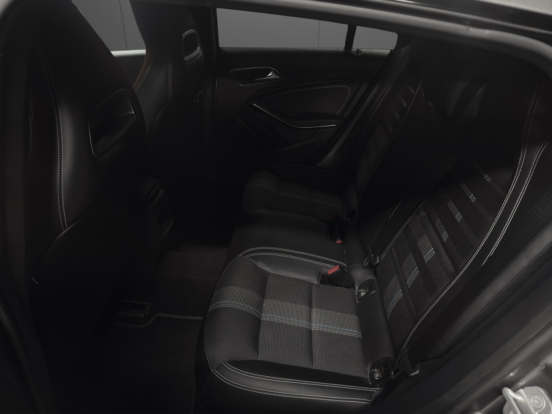 MERCEDES-BENZ CLA Shooting Brake 200 Night Star 7G-DCT-image-7