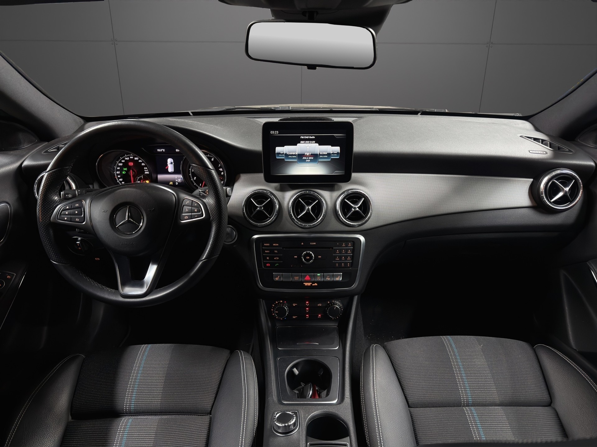 MERCEDES-BENZ CLA Shooting Brake 200 Night Star 7G-DCT-image-11