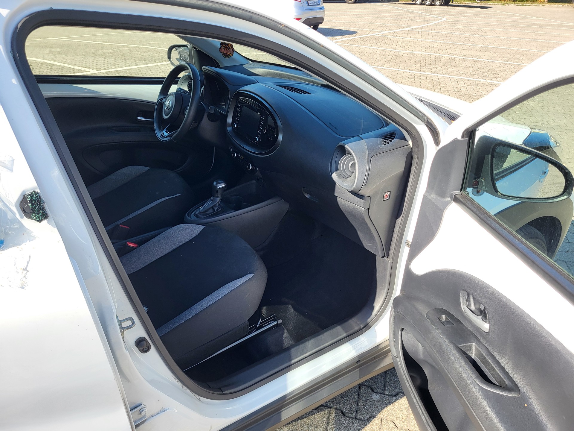 TOYOTA Aygo X 1.0 VVT-i Limited CVT-image-8