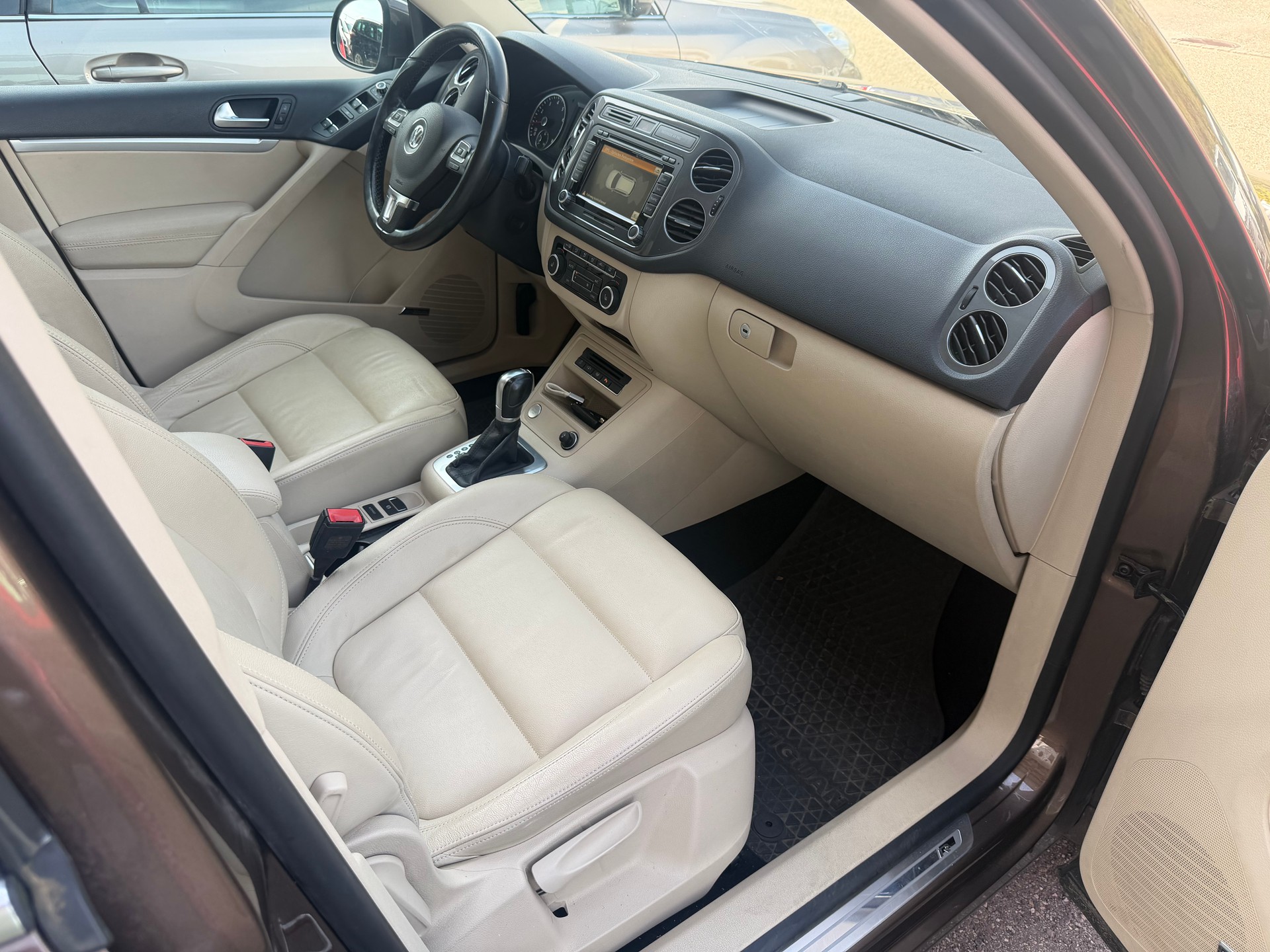 VW Tiguan 2.0 TSI Sport&Style 4Motion DSG-image-8