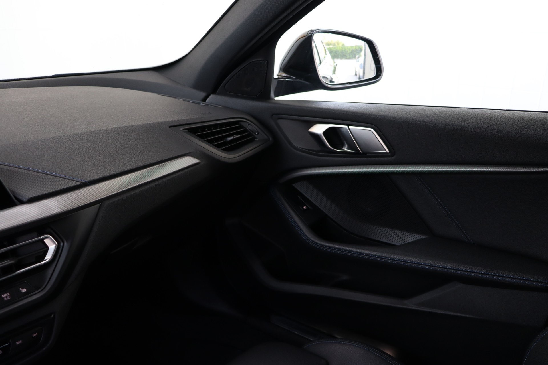 BMW 118I M SPORT STEPTRONIC * CH-FAHRZEUG * FAHRASSISTENZ-PAKET * RÜCKFAHRKAMERA *-image-25