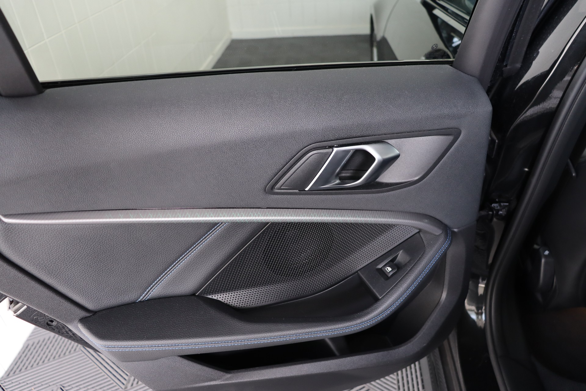 BMW 118I M SPORT STEPTRONIC * CH-FAHRZEUG * FAHRASSISTENZ-PAKET * RÜCKFAHRKAMERA *-image-18