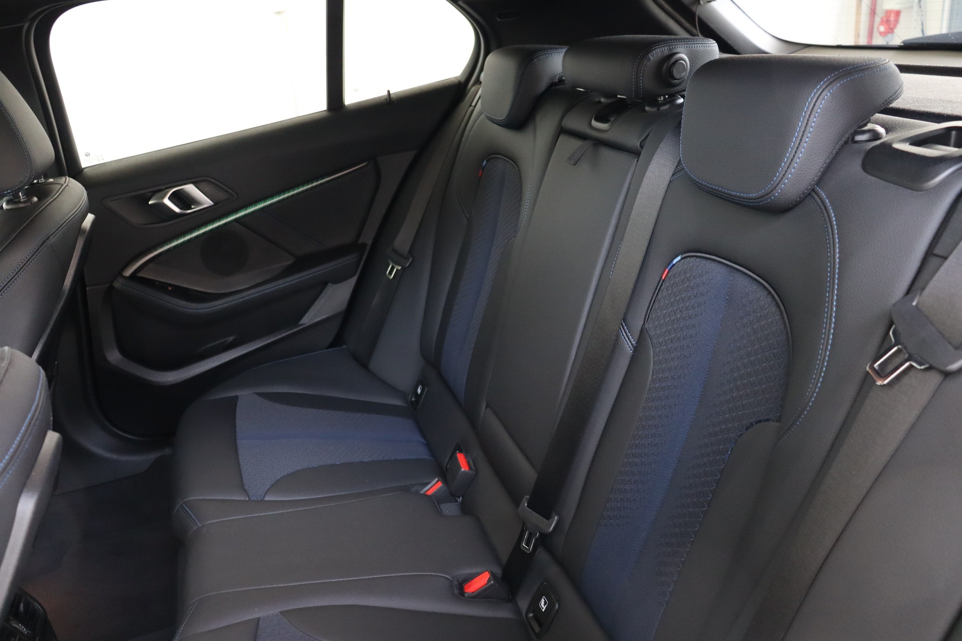 BMW 118I M SPORT STEPTRONIC * CH-FAHRZEUG * FAHRASSISTENZ-PAKET * RÜCKFAHRKAMERA *-image-16