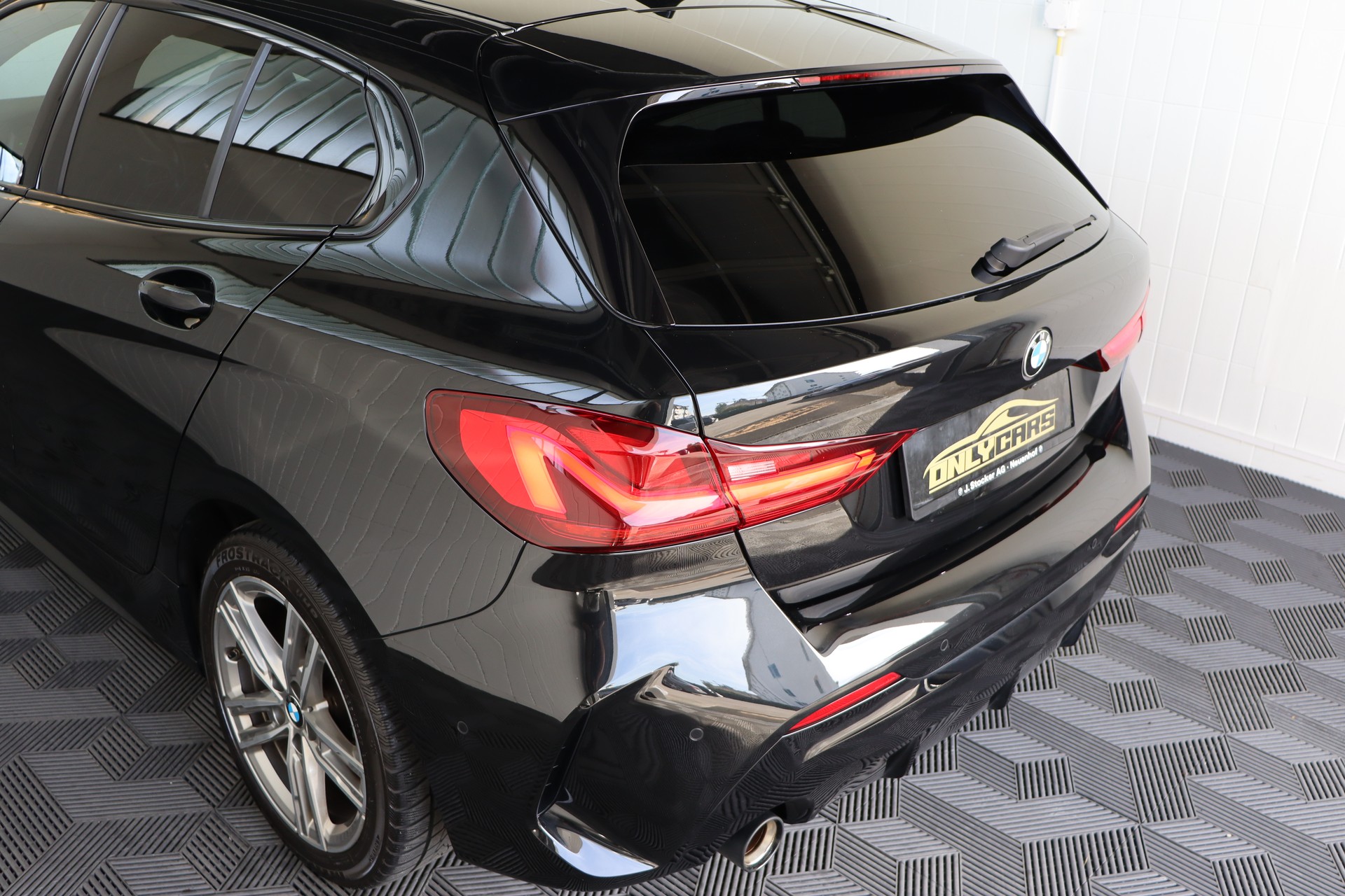 BMW 118I M SPORT STEPTRONIC * CH-FAHRZEUG * FAHRASSISTENZ-PAKET * RÜCKFAHRKAMERA *-image-8