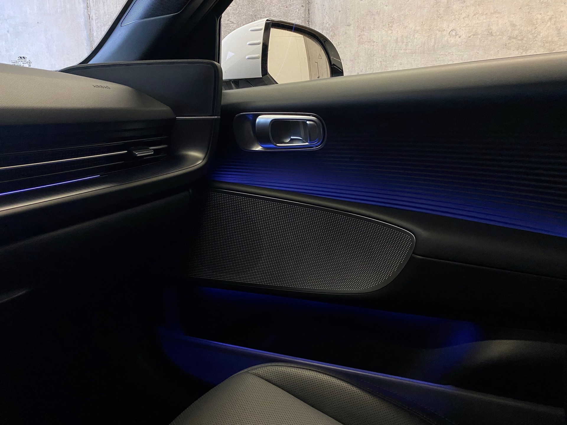 HYUNDAI Ioniq 6 *77kWh*Swiss*Launch Edition*4WD*-image-13