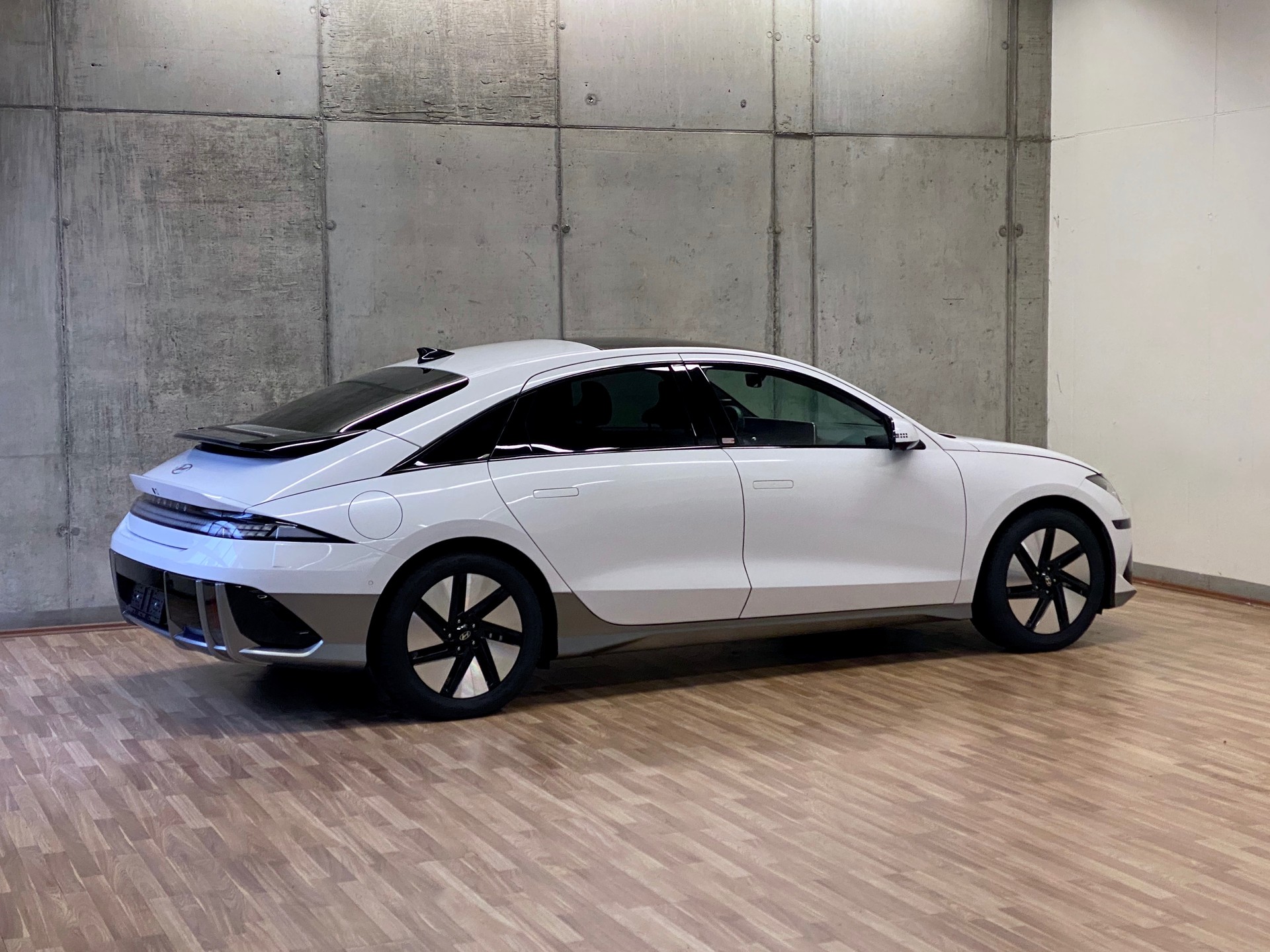 HYUNDAI Ioniq 6 *77kWh*Swiss*Launch Edition*4WD*-image-22