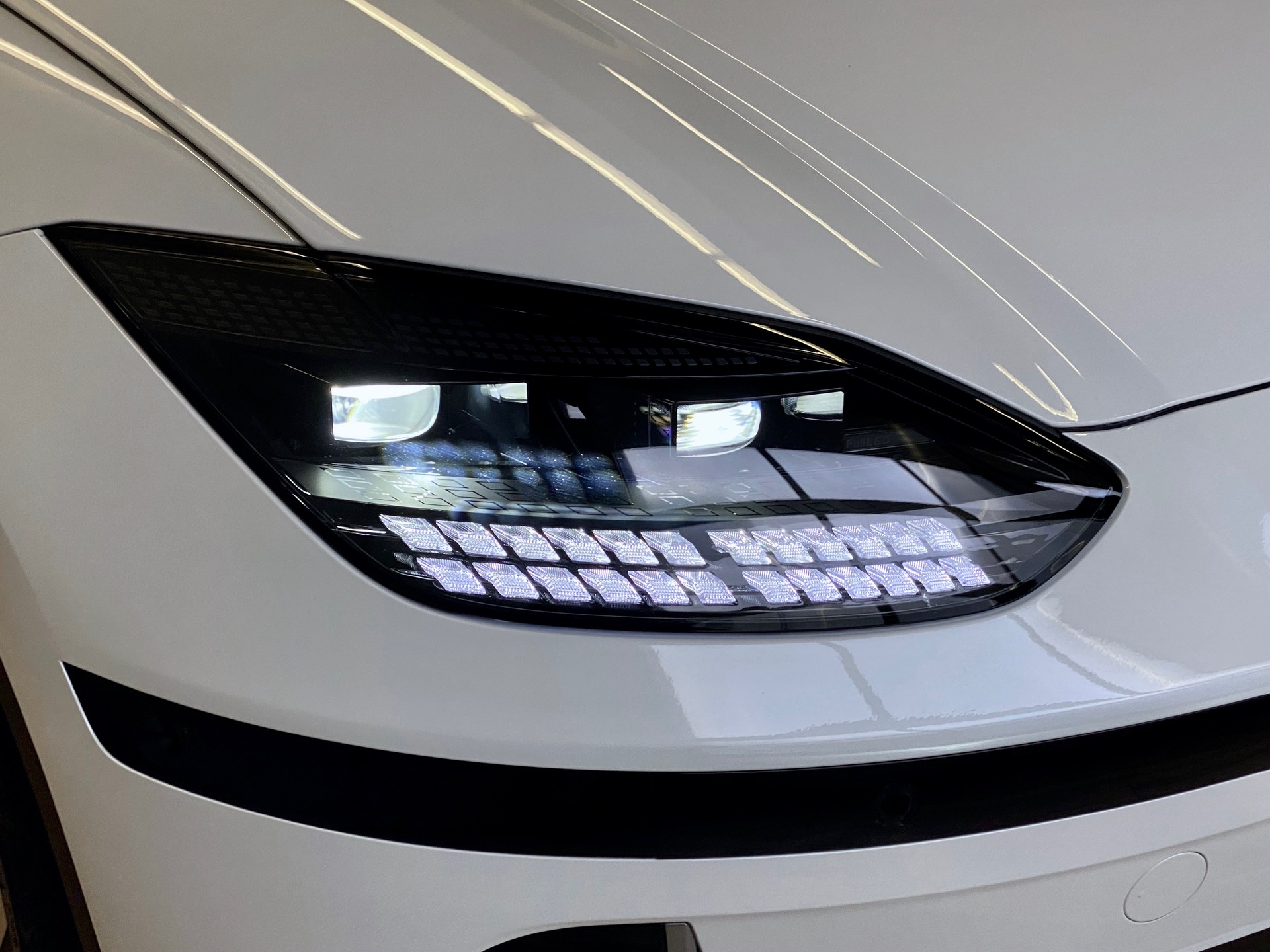 HYUNDAI Ioniq 6 *77kWh*Swiss*Launch Edition*4WD*-image-21