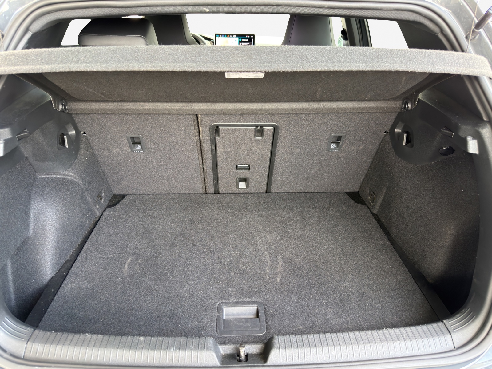 VW Golf 2.0 TSI R-Line DSG 4 Motion-image-12