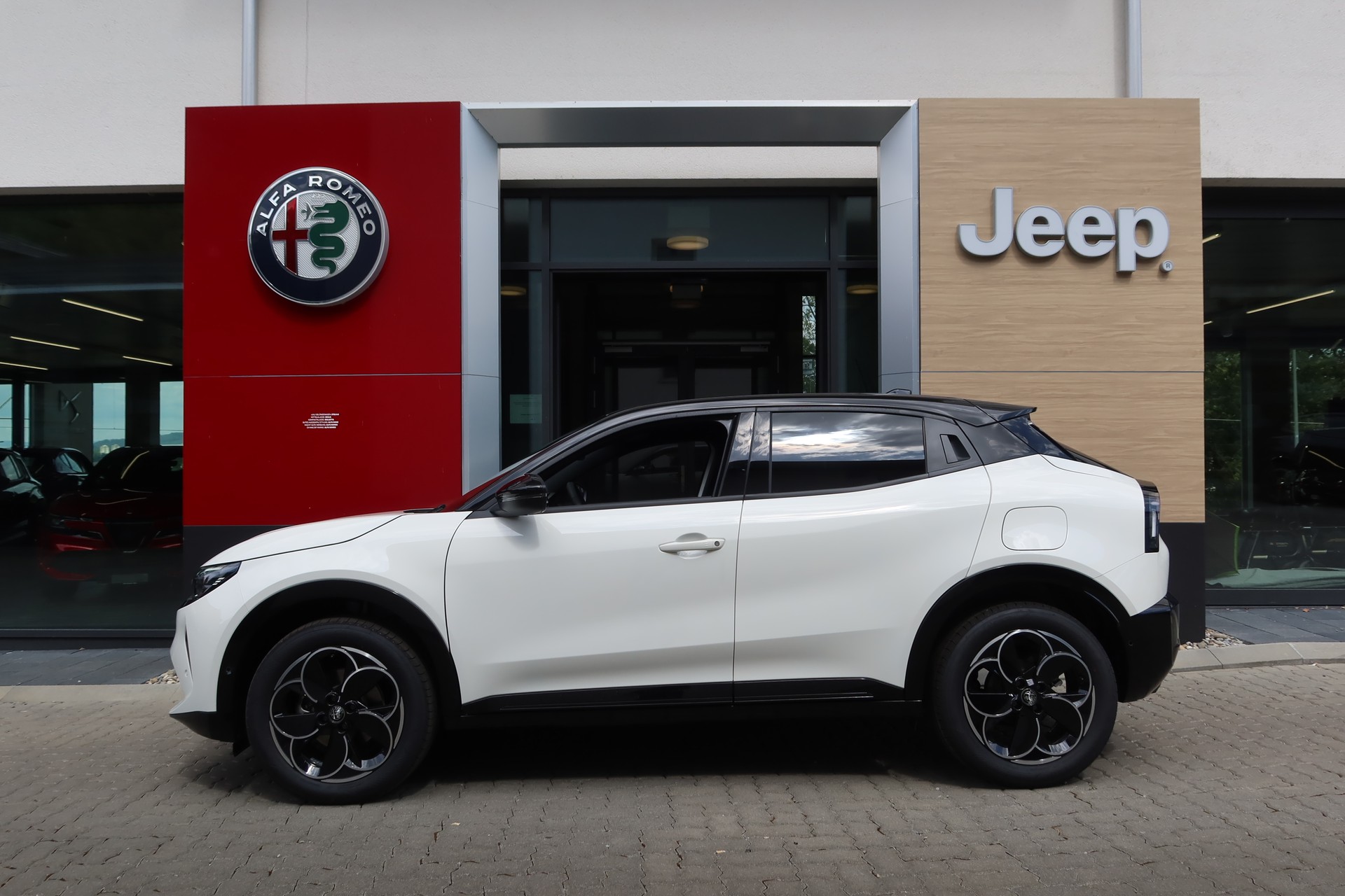 ALFA ROMEO Junior 1.2 Hybryd TI-image-4