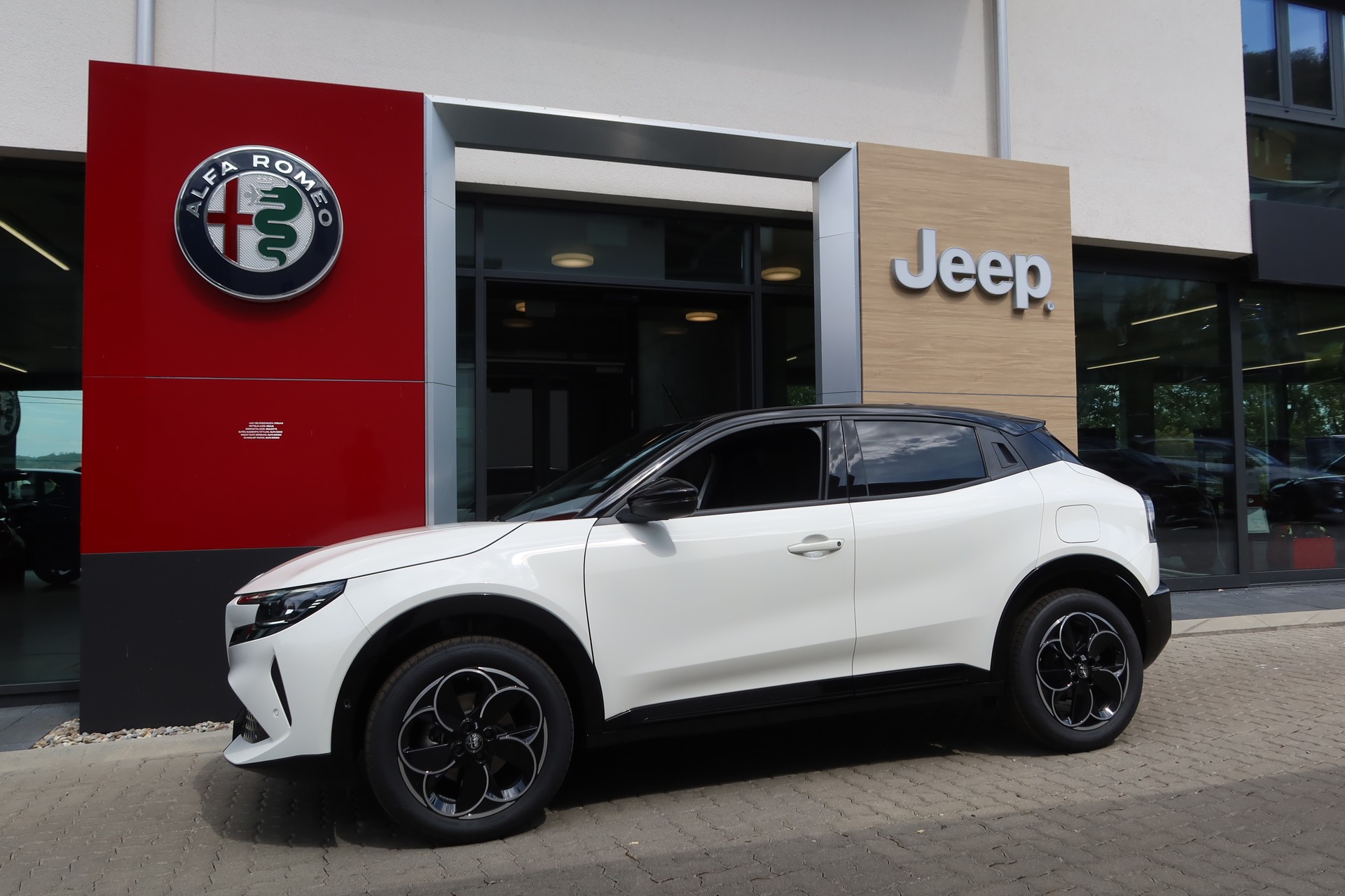 ALFA ROMEO Junior 1.2 Hybryd TI-image-3
