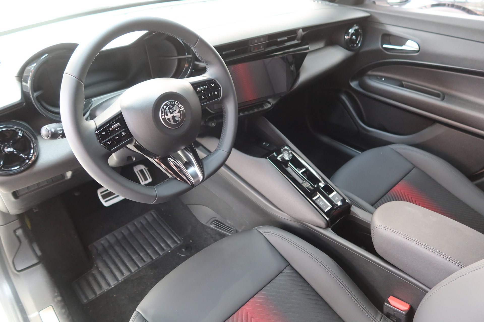 ALFA ROMEO Junior 1.2 Hybryd TI-image-8