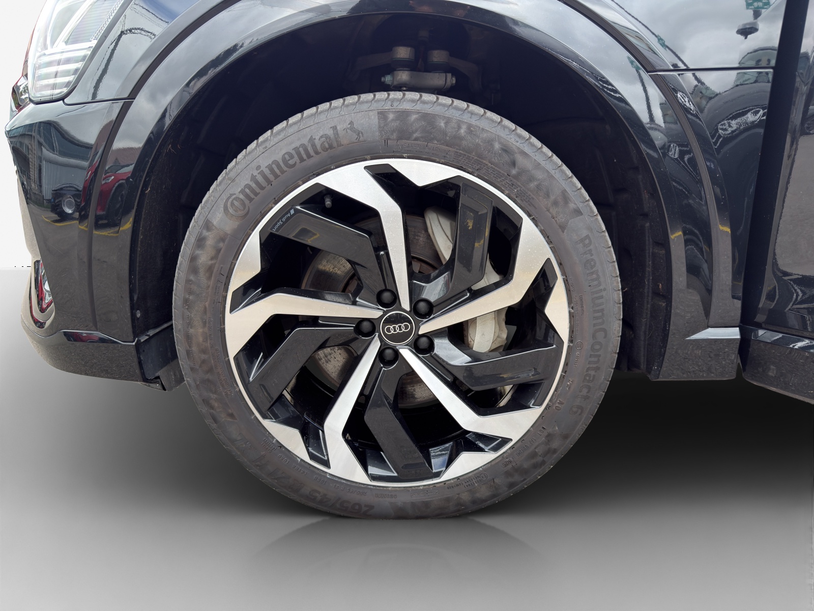 AUDI e-tron 55 S Line Black Edition quattro-image-14
