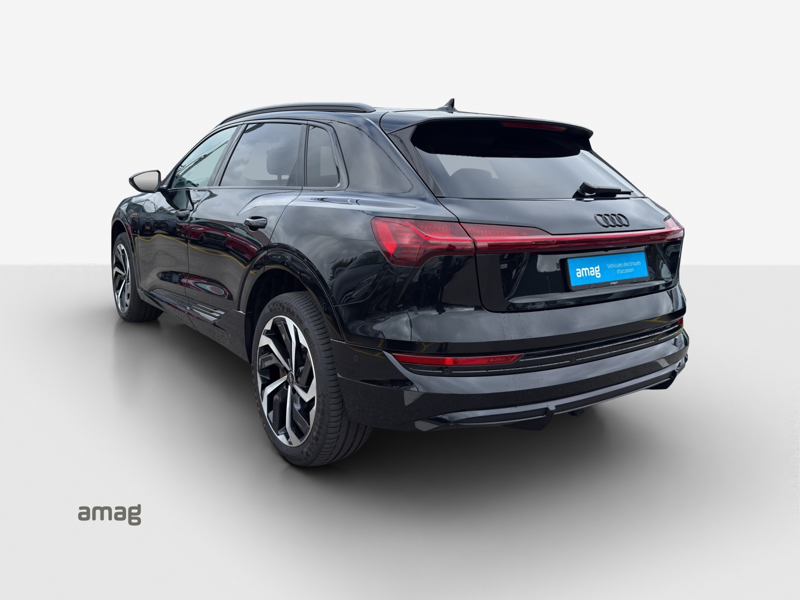 AUDI e-tron 55 S Line Black Edition quattro-showroom-element-2