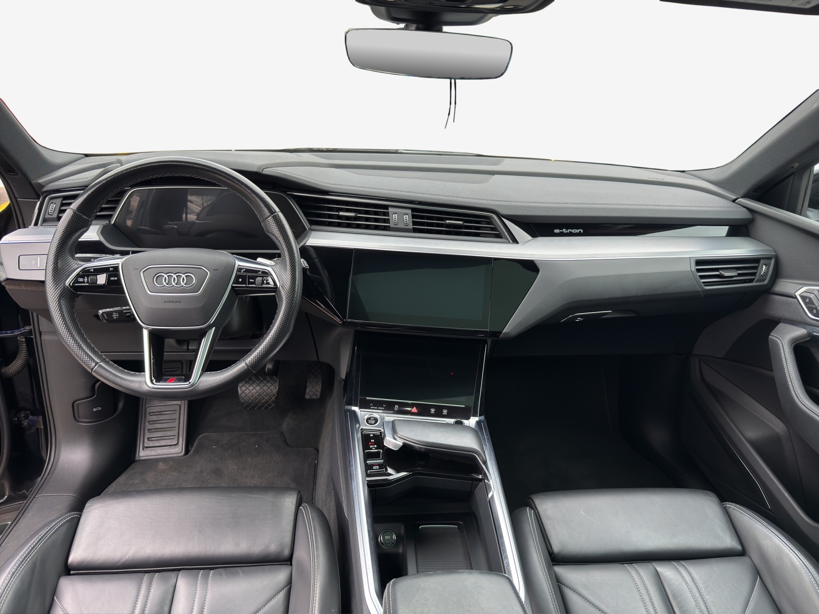 AUDI e-tron 55 S Line Black Edition quattro-image-8