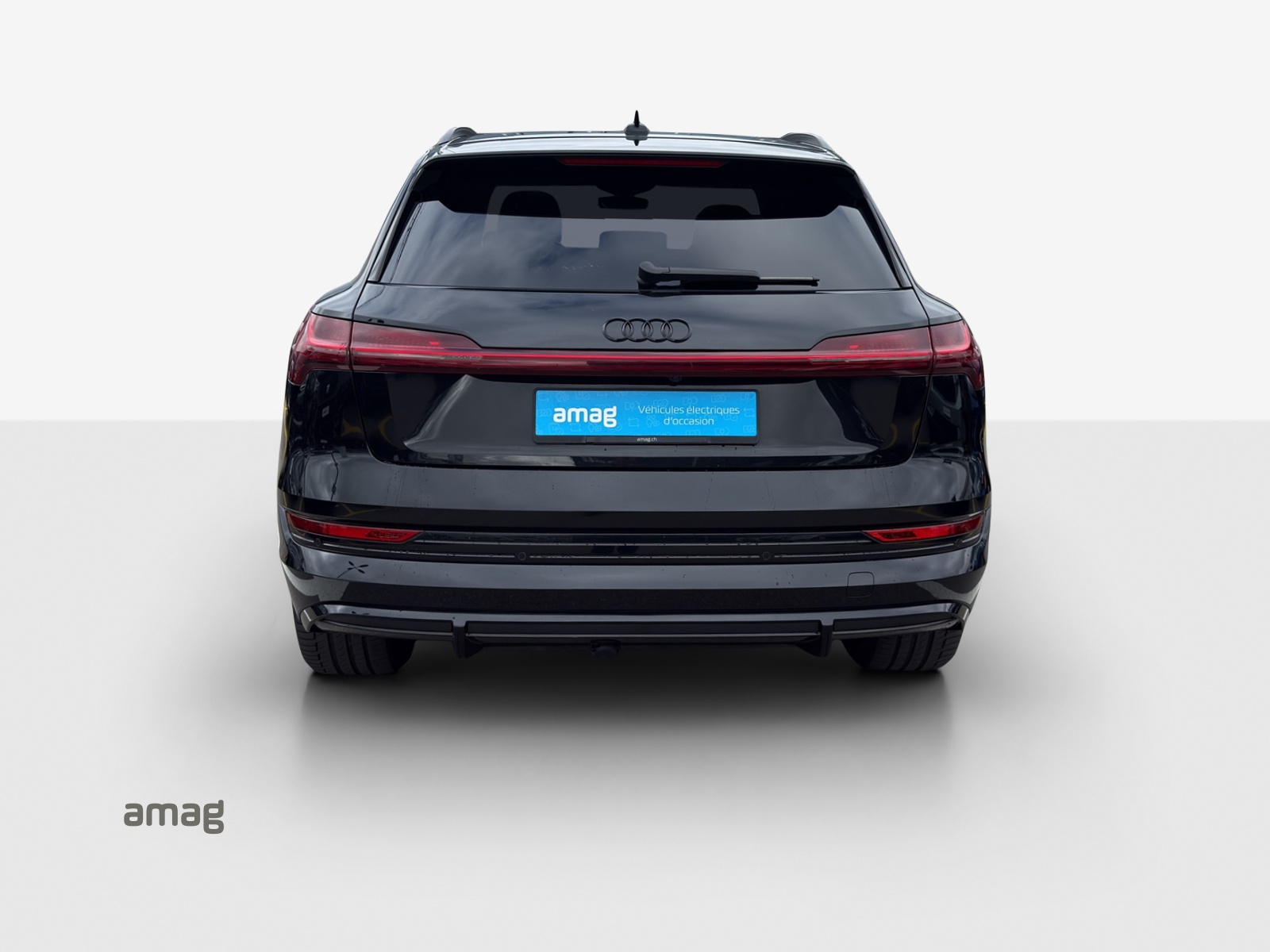 AUDI e-tron 55 S Line Black Edition quattro-showroom-element-3