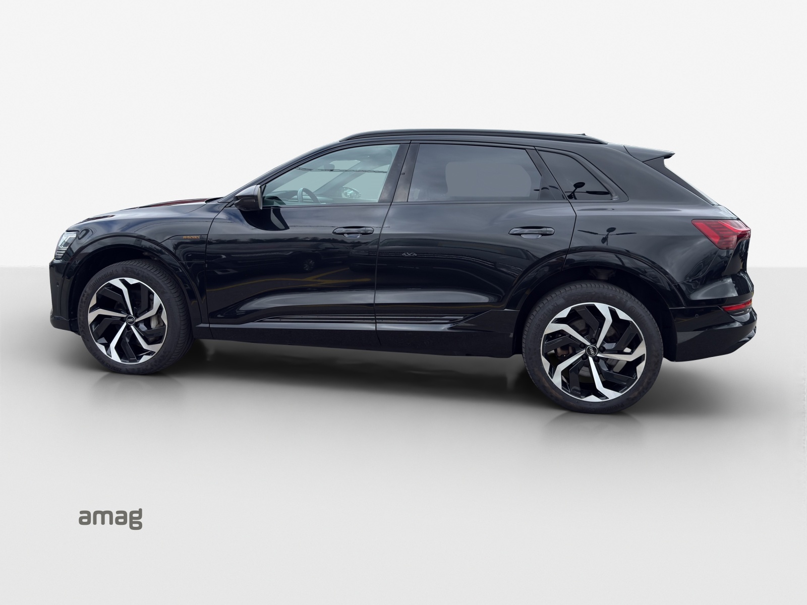 AUDI e-tron 55 S Line Black Edition quattro-showroom-element-1
