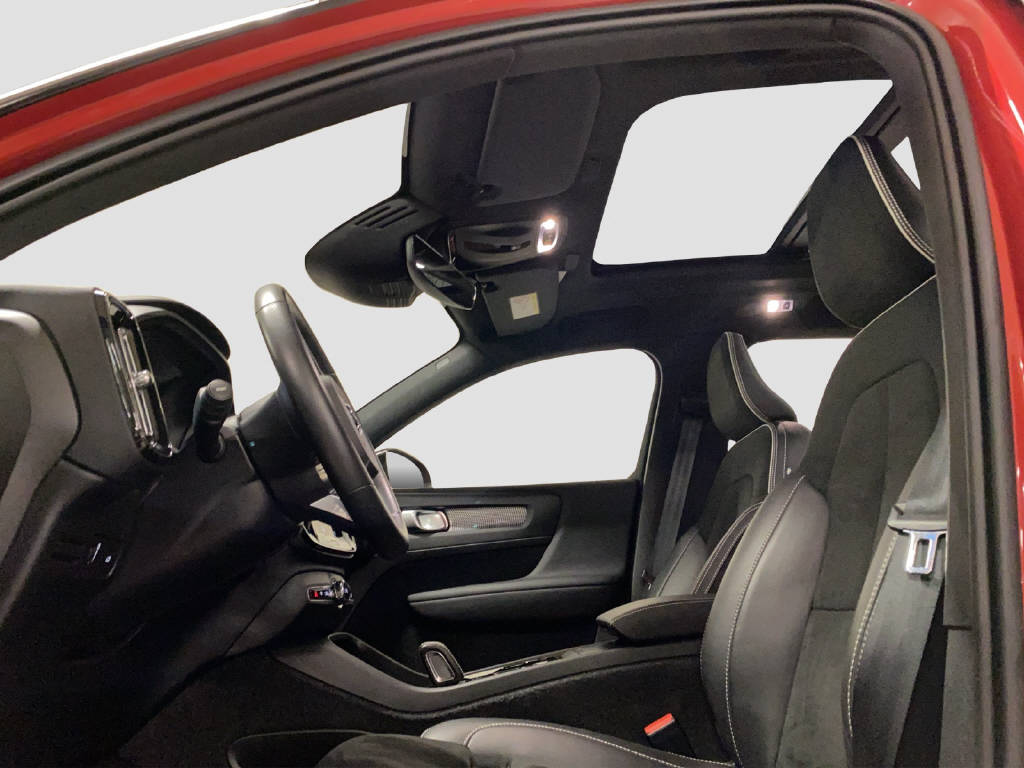 VOLVO XC40 2.0 B4 MH R-Design AWD-image-6