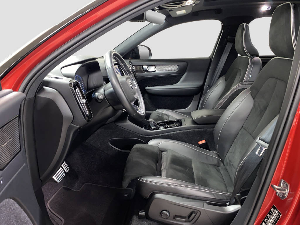 VOLVO XC40 2.0 B4 MH R-Design AWD-image-5