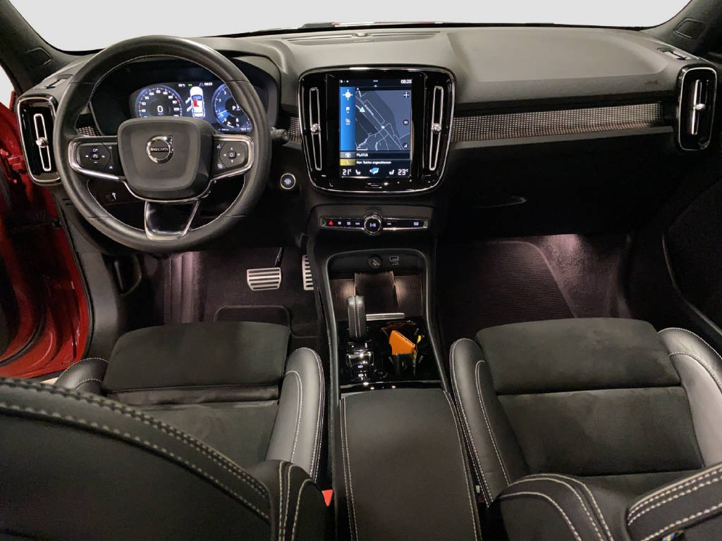 VOLVO XC40 2.0 B4 MH R-Design AWD-image-10