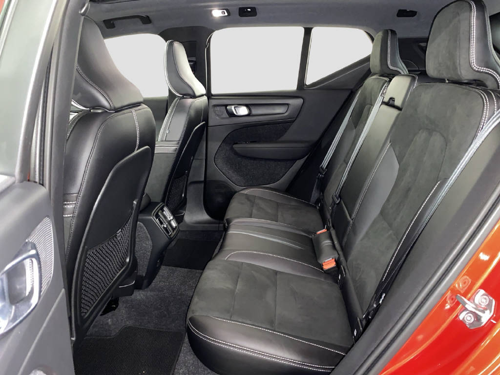 VOLVO XC40 2.0 B4 MH R-Design AWD-image-12