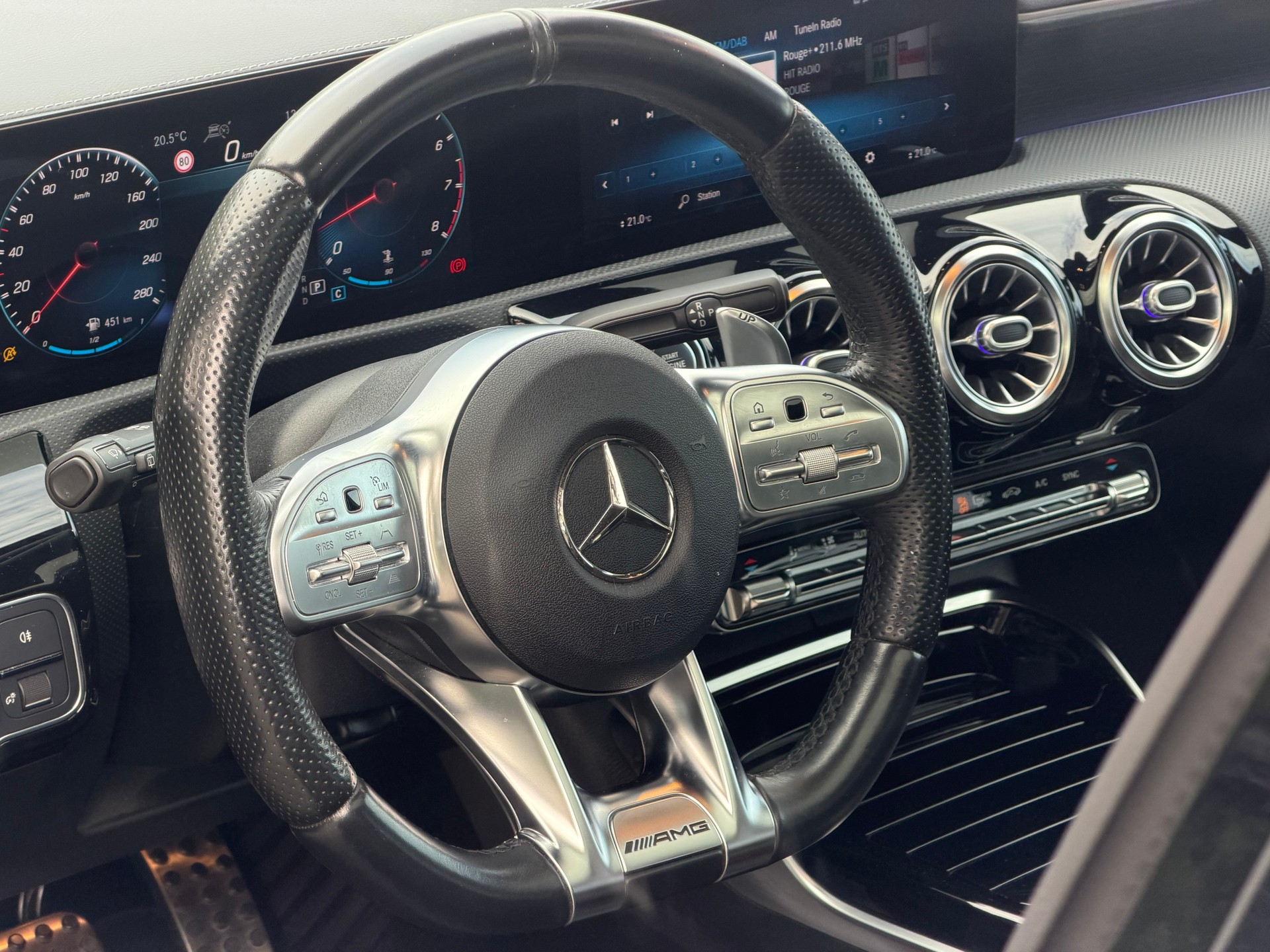 MERCEDES-BENZ A35 AMG-image-11