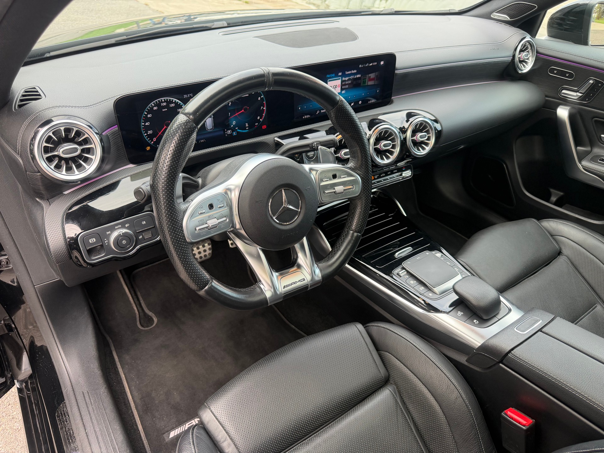 MERCEDES-BENZ A35 AMG-image-12