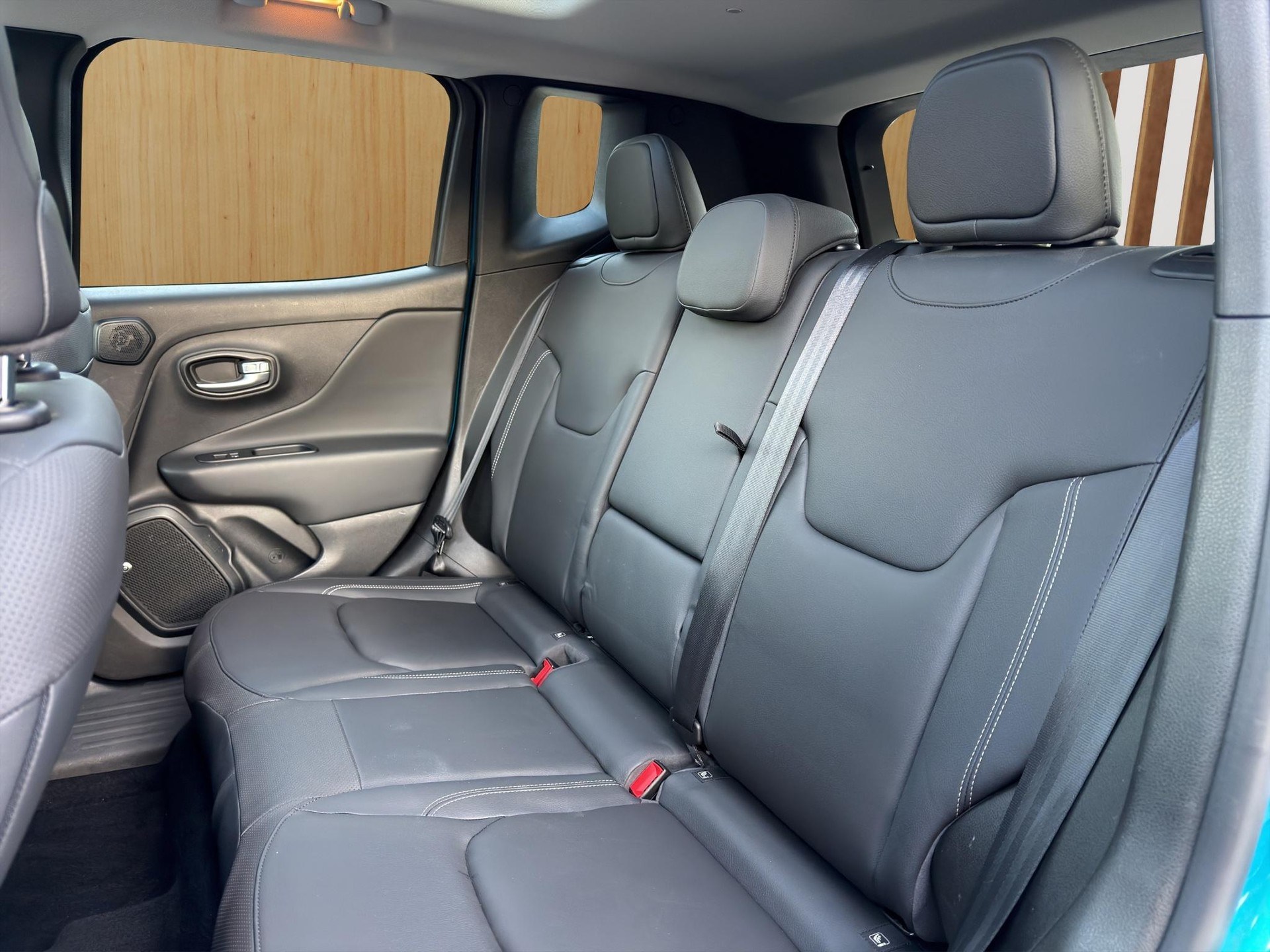 JEEP Renegade 1.3 Turbo Limited AWD-image-12