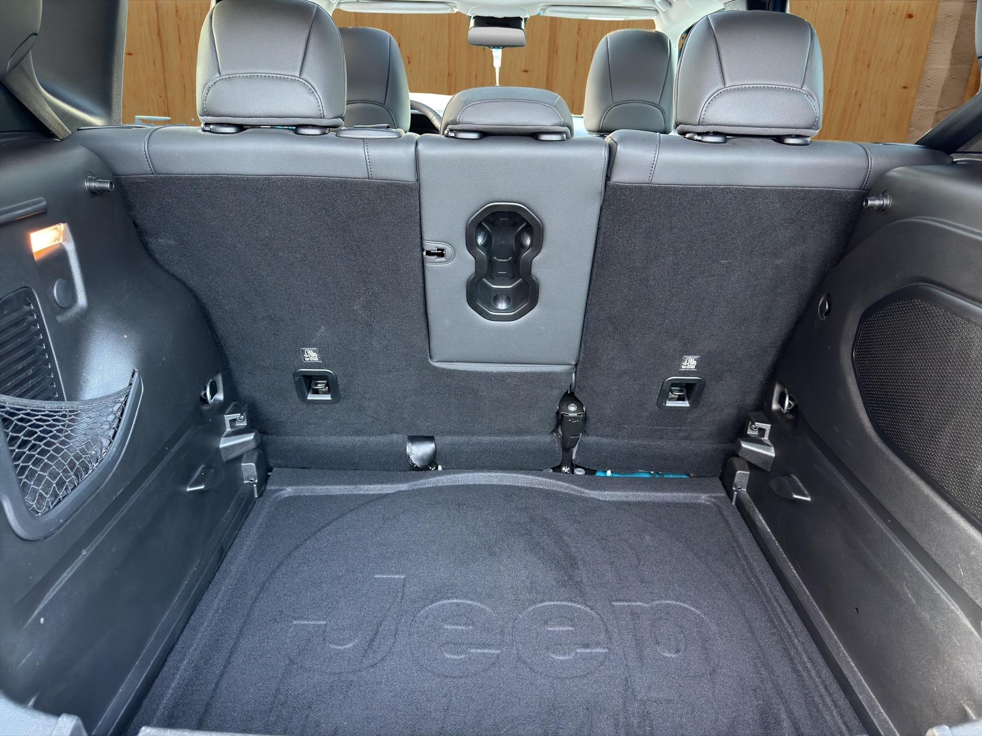 JEEP Renegade 1.3 Turbo Limited AWD-image-13