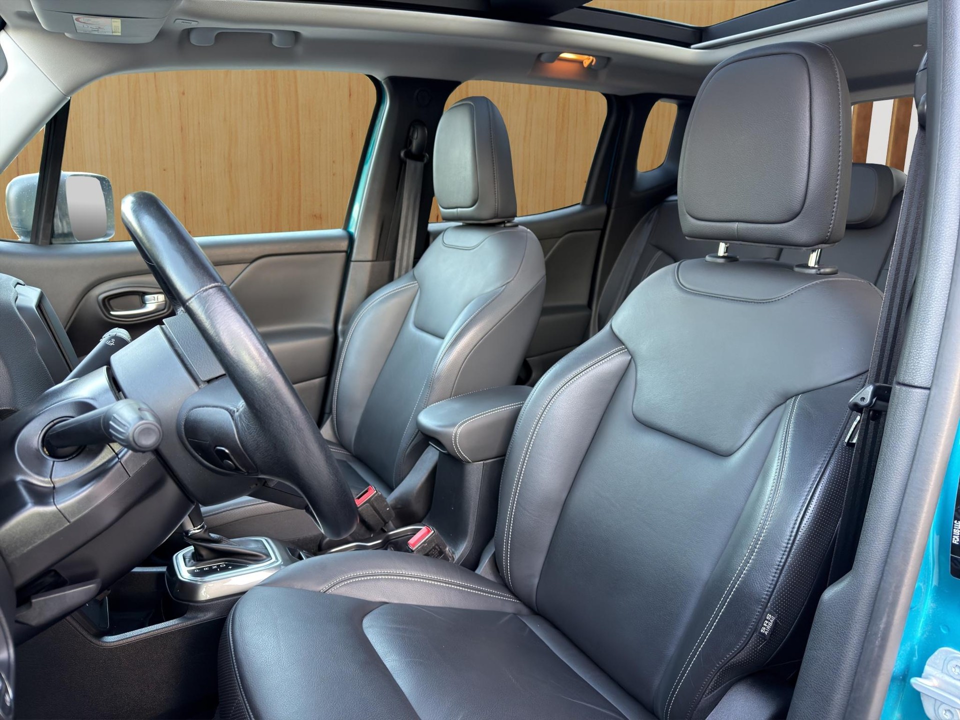 JEEP Renegade 1.3 Turbo Limited AWD-image-8