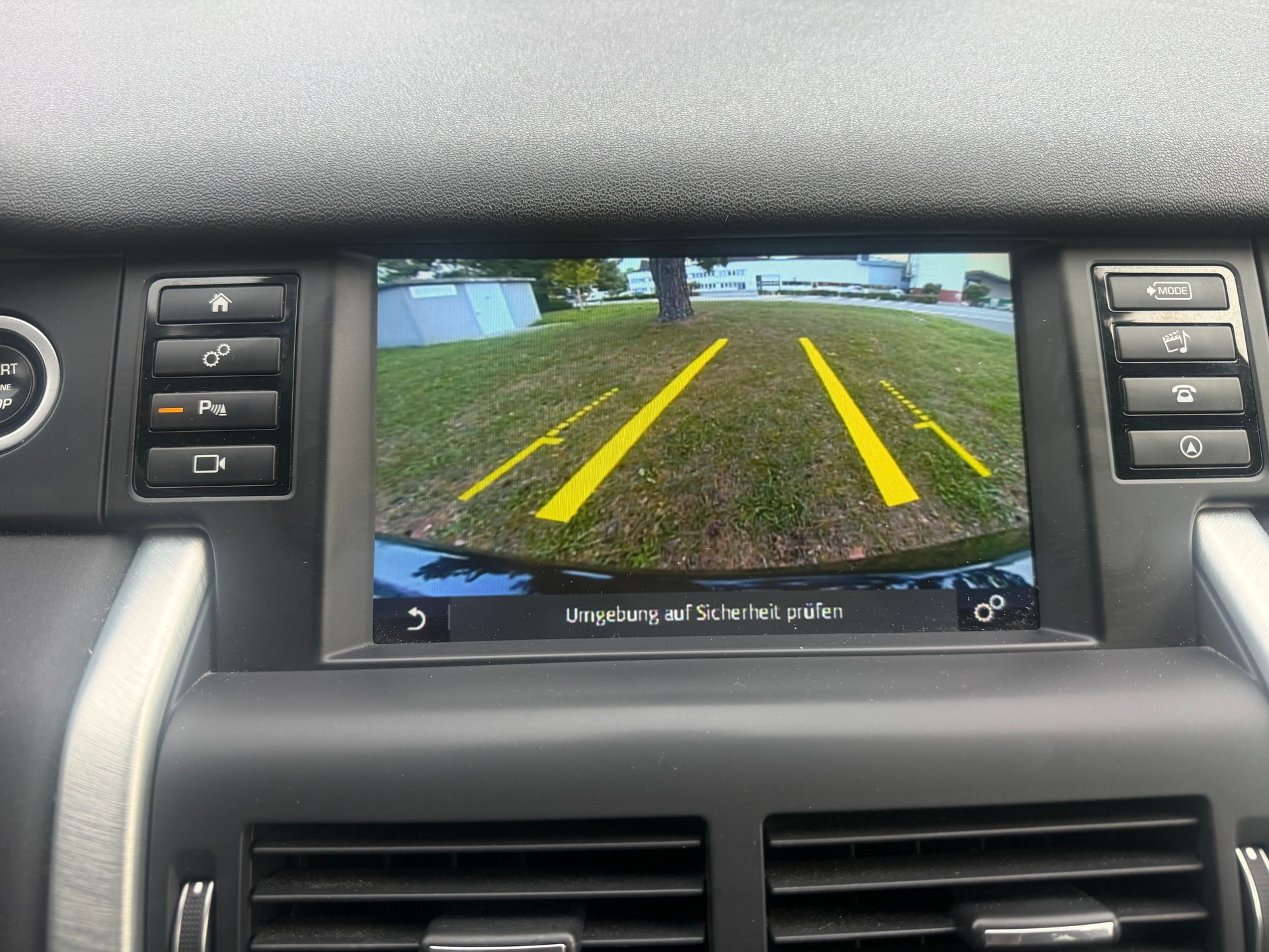LAND ROVER Discovery Sport 2.0 TD4 HSE AT9-image-9