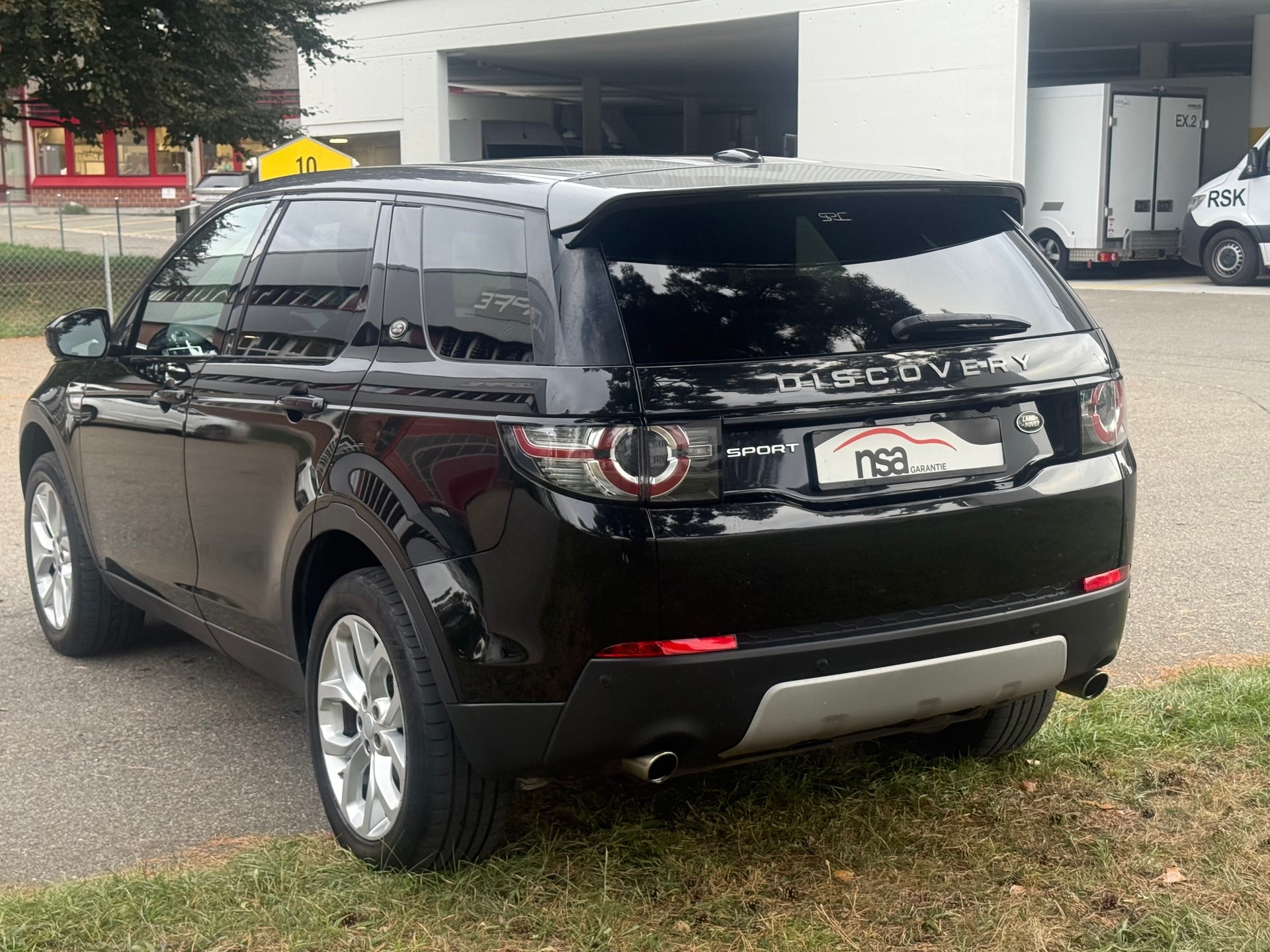 LAND ROVER Discovery Sport 2.0 TD4 HSE AT9-image-3